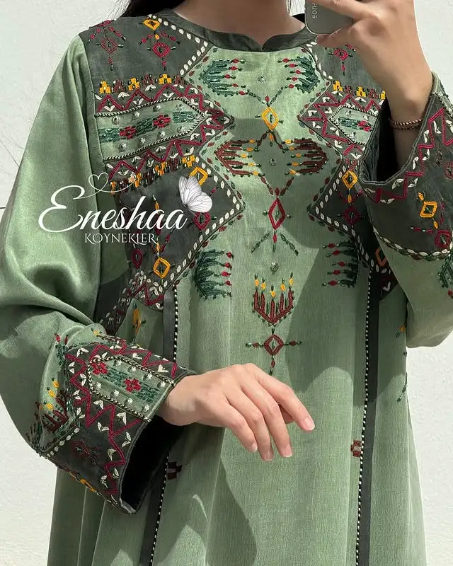 Türkmen fasonlar pombarh fasonlar Fasonlar 2025 fasonlar fason moda modalar Bezen bezen Türkmen fasonlar 2026 Türkmen fasonlar 2025 Türkmen fasonlar 2024 Türkmen fasonlar 2023 turkmenistan türkmenistan turkmen türkmen ashgabat  asgabat aşgabat balkan mary lebap dashoguz dasoguz daşoguz pombarh ponbarhat gulyupek gülýüpek stapel ştapel Gralan Çüýdeşen Abaýa Gadymy Krep Gurultaý 	Keteni Ýüpek Şifon Gipýur Lyon Welwet Atlas Kaşemir Streýç Suzana Ştapel Gülýüpek Pombarh Ýupka Gursakça Aksesuarlar Palto Penjek Okuw eşik Fata Sport eşik Uniforma Nakidka Öýme Şarf kompýuter ýaka ýaglyk Arenda köýnek 2nji el köýnek Taýyn köýnek Matalar Milli lybas milli lybaslar Toý köýnek Toý köýnekler toy koynek toy koynekler gundelik koynekler Gündelik	 
 köýnekler fata koynek Modern taze fason Eskiz koynektm turkmenkoynek türkmenkoynek fason moda moda fasonlar Iş eşik el iş	sada	ýakaly ýakasyz	keşdeli biserli	ýeňli giň nagyşly ýüregi açyk stoýka ýaka ýanly kombinasiýa 	zerli üsti aşak guşakly seçekli gysga ýeňli Gülýüpek Toý köýnek el iş, ýakaly, ýeňli, giň, nagyşly 17-25, 26-35, 35+ Haki, Ýaşyl yaz, tomus, guyz