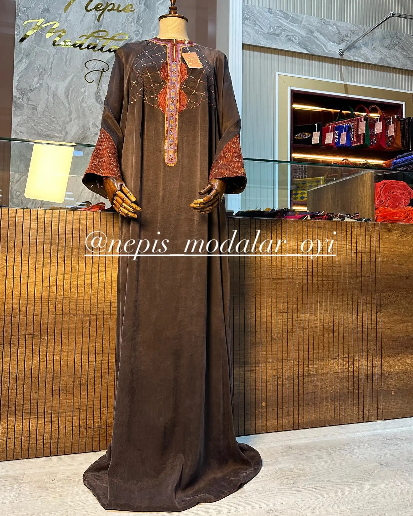 Türkmen fasonlar pombarh fasonlar Fasonlar 2025 fasonlar fason moda modalar Bezen bezen Türkmen fasonlar 2026 Türkmen fasonlar 2025 Türkmen fasonlar 2024 Türkmen fasonlar 2023 turkmenistan türkmenistan turkmen türkmen ashgabat  asgabat aşgabat balkan mary lebap dashoguz dasoguz daşoguz pombarh ponbarhat gulyupek gülýüpek stapel ştapel Gralan Çüýdeşen Abaýa Gadymy Krep Gurultaý 	Keteni Ýüpek Şifon Gipýur Lyon Welwet Atlas Kaşemir Streýç Suzana Ştapel Gülýüpek Pombarh Ýupka Gursakça Aksesuarlar Palto Penjek Okuw eşik Fata Sport eşik Uniforma Nakidka Öýme Şarf kompýuter ýaka ýaglyk Arenda köýnek 2nji el köýnek Taýyn köýnek Matalar Milli lybas milli lybaslar Toý köýnek Toý köýnekler toy koynek toy koynekler gundelik koynekler Gündelik	 
 köýnekler fata koynek Modern taze fason Eskiz koynektm turkmenkoynek türkmenkoynek fason moda moda fasonlar Iş eşik el iş	sada	ýakaly ýakasyz	keşdeli biserli	ýeňli giň nagyşly ýüregi açyk stoýka ýaka ýanly kombinasiýa 	zerli üsti aşak guşakly seçekli gysga ýeňli Gülýüpek Toý köýnek el iş, ýakaly  Goýy-goňur