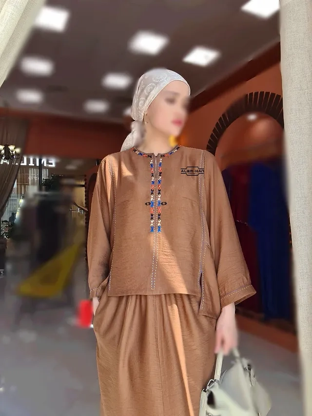 Türkmen fasonlar pombarh fasonlar Fasonlar 2025 fasonlar fason moda modalar Bezen bezen Türkmen fasonlar 2026 Türkmen fasonlar 2025 Türkmen fasonlar 2024 Türkmen fasonlar 2023 turkmenistan türkmenistan turkmen türkmen ashgabat  asgabat aşgabat balkan mary lebap dashoguz dasoguz daşoguz pombarh ponbarhat gulyupek gülýüpek stapel ştapel Gralan Çüýdeşen Abaýa Gadymy Krep Gurultaý 	Keteni Ýüpek Şifon Gipýur Lyon Welwet Atlas Kaşemir Streýç Suzana Ştapel Gülýüpek Pombarh Ýupka Gursakça Aksesuarlar Palto Penjek Okuw eşik Fata Sport eşik Uniforma Nakidka Öýme Şarf kompýuter ýaka ýaglyk Arenda köýnek 2nji el köýnek Taýyn köýnek Matalar Milli lybas milli lybaslar Toý köýnek Toý köýnekler toy koynek toy koynekler gundelik koynekler Gündelik	 
 köýnekler fata koynek Modern taze fason Eskiz koynektm turkmenkoynek türkmenkoynek fason moda moda fasonlar Iş eşik el iş	sada	ýakaly ýakasyz	keşdeli biserli	ýeňli giň nagyşly ýüregi açyk stoýka ýaka ýanly kombinasiýa 	zerli üsti aşak guşakly seçekli gysga ýeňli Gündelik, Modern ýakaly, ýeňli, giň, üsti aşak 17-25, 26-35 Goňur yaz, tomus, guyz