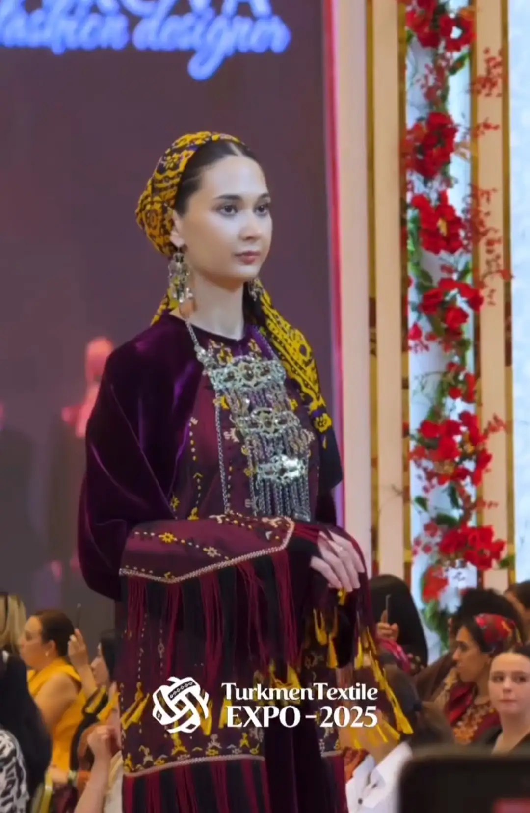 Türkmen fasonlar pombarh fasonlar Fasonlar 2025 fasonlar fason moda modalar Bezen bezen Türkmen fasonlar 2026 Türkmen fasonlar 2025 Türkmen fasonlar 2024 Türkmen fasonlar 2023 turkmenistan türkmenistan turkmen türkmen ashgabat  asgabat aşgabat balkan mary lebap dashoguz dasoguz daşoguz pombarh ponbarhat gulyupek gülýüpek stapel ştapel Gralan Çüýdeşen Abaýa Gadymy Krep Gurultaý 	Keteni Ýüpek Şifon Gipýur Lyon Welwet Atlas Kaşemir Streýç Suzana Ştapel Gülýüpek Pombarh Ýupka Gursakça Aksesuarlar Palto Penjek Okuw eşik Fata Sport eşik Uniforma Nakidka Öýme Şarf kompýuter ýaka ýaglyk Arenda köýnek 2nji el köýnek Taýyn köýnek Matalar Milli lybas milli lybaslar Toý köýnek Toý köýnekler toy koynek toy koynekler gundelik koynekler Gündelik	 
 köýnekler fata koynek Modern taze fason Eskiz koynektm turkmenkoynek türkmenkoynek fason moda moda fasonlar Iş eşik el iş	sada	ýakaly ýakasyz	keşdeli biserli	ýeňli giň nagyşly ýüregi açyk stoýka ýaka ýanly kombinasiýa 	zerli üsti aşak guşakly seçekli gysga ýeňli Panbarhat (Pombarh) Modern TürkmenTextile Expo 2025 26-35 Goýy-gyzyl yaz, gysh