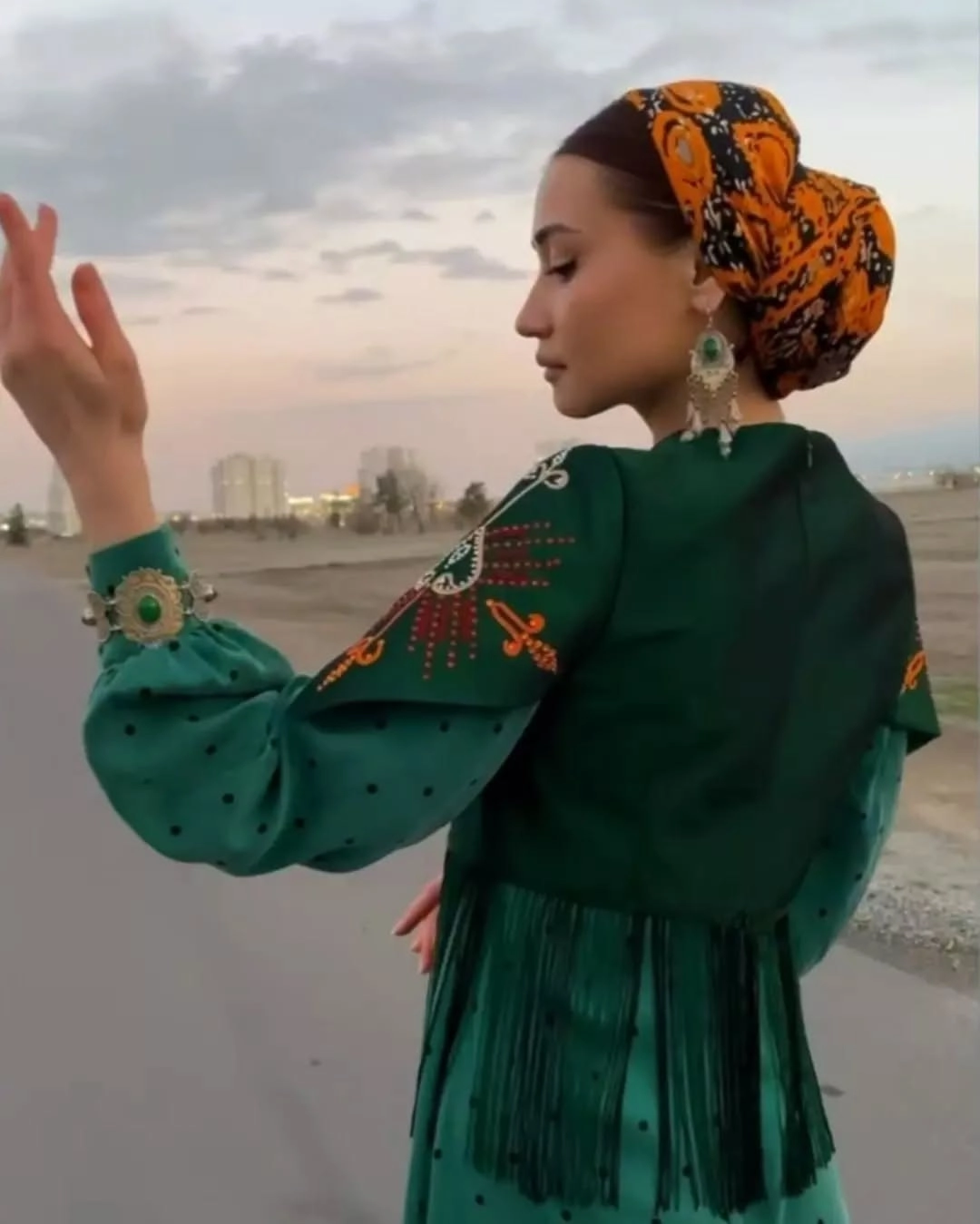 Türkmen fasonlar pombarh fasonlar Fasonlar 2025 fasonlar fason moda modalar Bezen bezen Türkmen fasonlar 2026 Türkmen fasonlar 2025 Türkmen fasonlar 2024 Türkmen fasonlar 2023 turkmenistan türkmenistan turkmen türkmen ashgabat  asgabat aşgabat balkan mary lebap dashoguz dasoguz daşoguz pombarh ponbarhat gulyupek gülýüpek stapel ştapel Gralan Çüýdeşen Abaýa Gadymy Krep Gurultaý 	Keteni Ýüpek Şifon Gipýur Lyon Welwet Atlas Kaşemir Streýç Suzana Ştapel Gülýüpek Pombarh Ýupka Gursakça Aksesuarlar Palto Penjek Okuw eşik Fata Sport eşik Uniforma Nakidka Öýme Şarf kompýuter ýaka ýaglyk Arenda köýnek 2nji el köýnek Taýyn köýnek Matalar Milli lybas milli lybaslar Toý köýnek Toý köýnekler toy koynek toy koynekler gundelik koynekler Gündelik	 
 köýnekler fata koynek Modern taze fason Eskiz koynektm turkmenkoynek türkmenkoynek fason moda moda fasonlar Iş eşik el iş	sada	ýakaly ýakasyz	keşdeli biserli	ýeňli giň nagyşly ýüregi açyk stoýka ýaka ýanly kombinasiýa 	zerli üsti aşak guşakly seçekli gysga ýeňli Toý köýnek, Eskiz   Goýy-ýaşyl