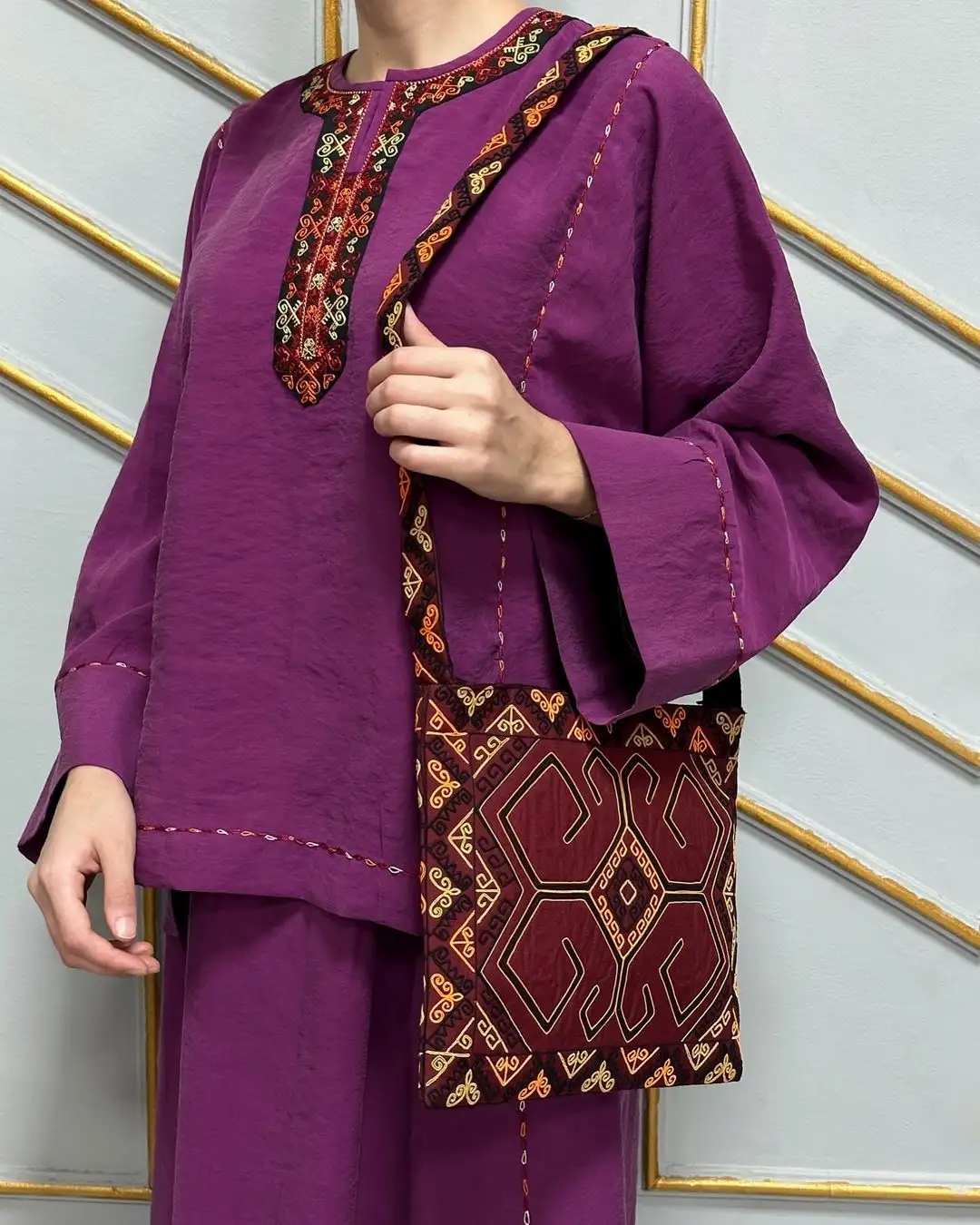 Türkmen fasonlar pombarh fasonlar Fasonlar 2025 fasonlar fason moda modalar Bezen bezen Türkmen fasonlar 2026 Türkmen fasonlar 2025 Türkmen fasonlar 2024 Türkmen fasonlar 2023 turkmenistan türkmenistan turkmen türkmen ashgabat  asgabat aşgabat balkan mary lebap dashoguz dasoguz daşoguz pombarh ponbarhat gulyupek gülýüpek stapel ştapel Gralan Çüýdeşen Abaýa Gadymy Krep Gurultaý 	Keteni Ýüpek Şifon Gipýur Lyon Welwet Atlas Kaşemir Streýç Suzana Ştapel Gülýüpek Pombarh Ýupka Gursakça Aksesuarlar Palto Penjek Okuw eşik Fata Sport eşik Uniforma Nakidka Öýme Şarf kompýuter ýaka ýaglyk Arenda köýnek 2nji el köýnek Taýyn köýnek Matalar Milli lybas milli lybaslar Toý köýnek Toý köýnekler toy koynek toy koynekler gundelik koynekler Gündelik	 
 köýnekler fata koynek Modern taze fason Eskiz koynektm turkmenkoynek türkmenkoynek fason moda moda fasonlar Iş eşik el iş	sada	ýakaly ýakasyz	keşdeli biserli	ýeňli giň nagyşly ýüregi açyk stoýka ýaka ýanly kombinasiýa 	zerli üsti aşak guşakly seçekli gysga ýeňli Gündelik sada  Ak, Çal, Gülgüne, Benewşe, Mämişi, Goýy-gök  Taýyn köýnek