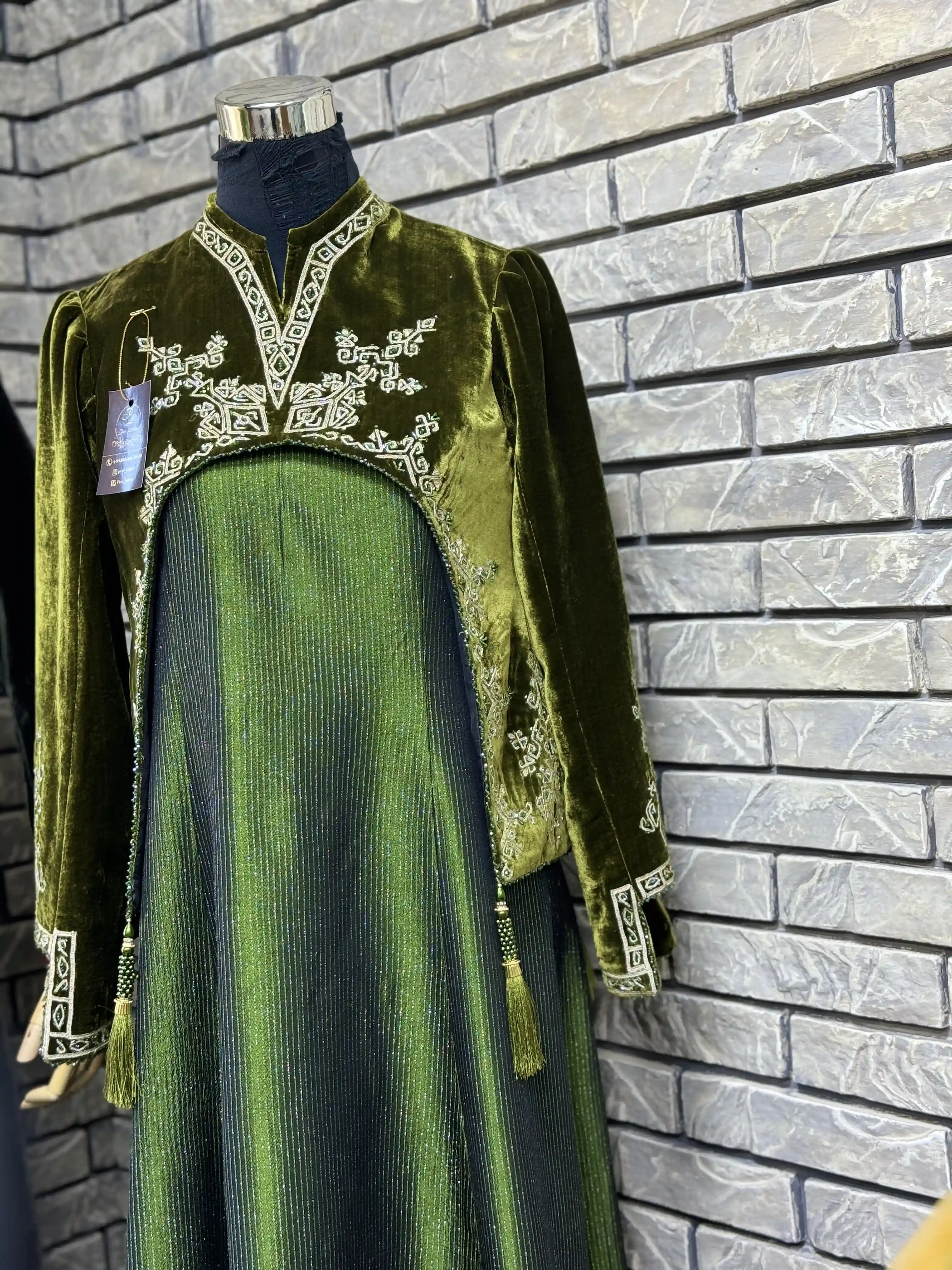 Türkmen fasonlar pombarh fasonlar Fasonlar 2025 fasonlar fason moda modalar Bezen bezen Türkmen fasonlar 2026 Türkmen fasonlar 2025 Türkmen fasonlar 2024 Türkmen fasonlar 2023 turkmenistan türkmenistan turkmen türkmen ashgabat  asgabat aşgabat balkan mary lebap dashoguz dasoguz daşoguz pombarh ponbarhat gulyupek gülýüpek stapel ştapel Gralan Çüýdeşen Abaýa Gadymy Krep Gurultaý 	Keteni Ýüpek Şifon Gipýur Lyon Welwet Atlas Kaşemir Streýç Suzana Ştapel Gülýüpek Pombarh Ýupka Gursakça Aksesuarlar Palto Penjek Okuw eşik Fata Sport eşik Uniforma Nakidka Öýme Şarf kompýuter ýaka ýaglyk Arenda köýnek 2nji el köýnek Taýyn köýnek Matalar Milli lybas milli lybaslar Toý köýnek Toý köýnekler toy koynek toy koynekler gundelik koynekler Gündelik	 
 köýnekler fata koynek Modern taze fason Eskiz koynektm turkmenkoynek türkmenkoynek fason moda moda fasonlar Iş eşik el iş	sada	ýakaly ýakasyz	keşdeli biserli	ýeňli giň nagyşly ýüregi açyk stoýka ýaka ýanly kombinasiýa 	zerli üsti aşak guşakly seçekli gysga ýeňli Panbarhat (Pombarh) Toý köýnek el iş, keşdeli, ýakaly 26-35 Ýaşyl, Goýy-ýaşyl