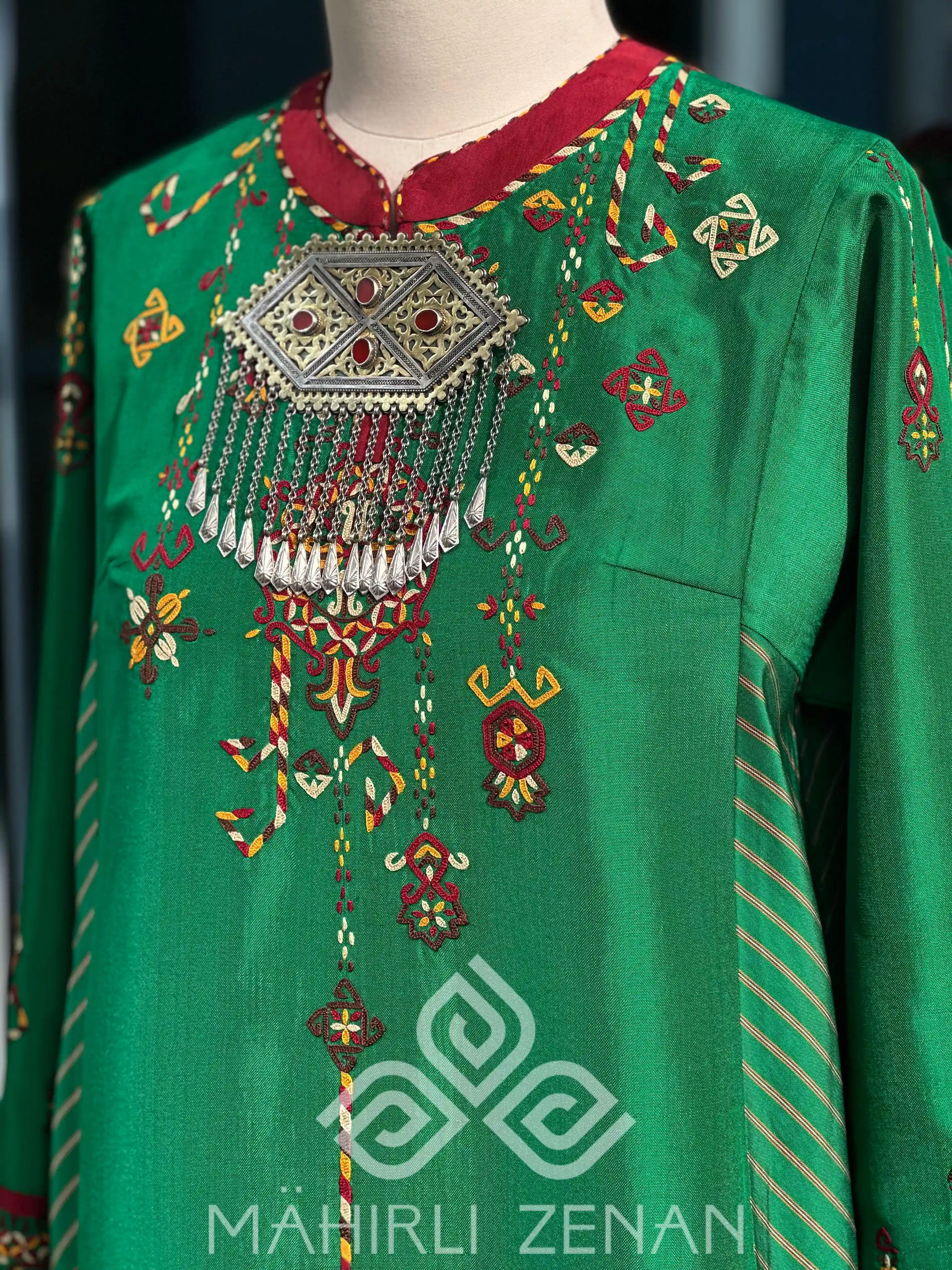 Türkmen fasonlar pombarh fasonlar Fasonlar 2025 fasonlar fason moda modalar Bezen bezen Türkmen fasonlar 2026 Türkmen fasonlar 2025 Türkmen fasonlar 2024 Türkmen fasonlar 2023 turkmenistan türkmenistan turkmen türkmen ashgabat  asgabat aşgabat balkan mary lebap dashoguz dasoguz daşoguz pombarh ponbarhat gulyupek gülýüpek stapel ştapel Gralan Çüýdeşen Abaýa Gadymy Krep Gurultaý 	Keteni Ýüpek Şifon Gipýur Lyon Welwet Atlas Kaşemir Streýç Suzana Ştapel Gülýüpek Pombarh Ýupka Gursakça Aksesuarlar Palto Penjek Okuw eşik Fata Sport eşik Uniforma Nakidka Öýme Şarf kompýuter ýaka ýaglyk Arenda köýnek 2nji el köýnek Taýyn köýnek Matalar Milli lybas milli lybaslar Toý köýnek Toý köýnekler toy koynek toy koynekler gundelik koynekler Gündelik	 
 köýnekler fata koynek Modern taze fason Eskiz koynektm turkmenkoynek türkmenkoynek fason moda moda fasonlar Iş eşik el iş	sada	ýakaly ýakasyz	keşdeli biserli	ýeňli giň nagyşly ýüregi açyk stoýka ýaka ýanly kombinasiýa 	zerli üsti aşak guşakly seçekli gysga ýeňli Keteni  el iş, sada  Bežewyý, Gyzyl, Sary, Goýy-ýaşyl