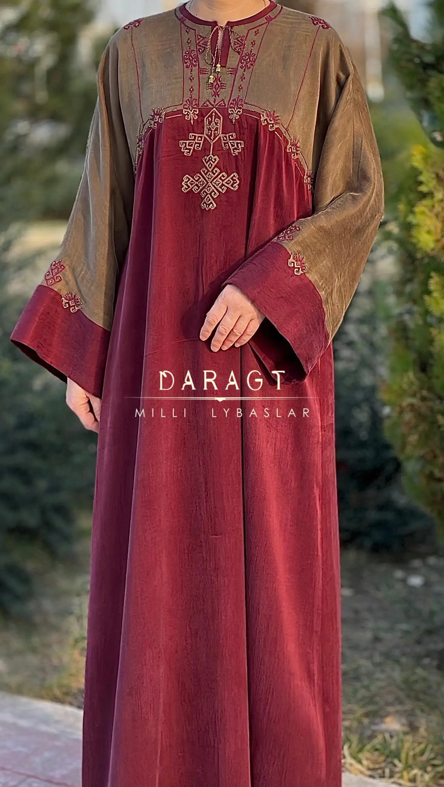 Türkmen fasonlar pombarh fasonlar Fasonlar 2025 fasonlar fason moda modalar Bezen bezen Türkmen fasonlar 2026 Türkmen fasonlar 2025 Türkmen fasonlar 2024 Türkmen fasonlar 2023 turkmenistan türkmenistan turkmen türkmen ashgabat  asgabat aşgabat balkan mary lebap dashoguz dasoguz daşoguz pombarh ponbarhat gulyupek gülýüpek stapel ştapel Gralan Çüýdeşen Abaýa Gadymy Krep Gurultaý 	Keteni Ýüpek Şifon Gipýur Lyon Welwet Atlas Kaşemir Streýç Suzana Ştapel Gülýüpek Pombarh Ýupka Gursakça Aksesuarlar Palto Penjek Okuw eşik Fata Sport eşik Uniforma Nakidka Öýme Şarf kompýuter ýaka ýaglyk Arenda köýnek 2nji el köýnek Taýyn köýnek Matalar Milli lybas milli lybaslar Toý köýnek Toý köýnekler toy koynek toy koynekler gundelik koynekler Gündelik	 
 köýnekler fata koynek Modern taze fason Eskiz koynektm turkmenkoynek türkmenkoynek fason moda moda fasonlar Iş eşik el iş	sada	ýakaly ýakasyz	keşdeli biserli	ýeňli giň nagyşly ýüregi açyk stoýka ýaka ýanly kombinasiýa 	zerli üsti aşak guşakly seçekli gysga ýeňli Lyon, Gülýüpek Toý köýnek, Milli lybas el iş, keşdeli, ýakaly, ýanly, ýeňli 17-25, 26-35, 35+ Goýy-gyzyl, Altyn guyz