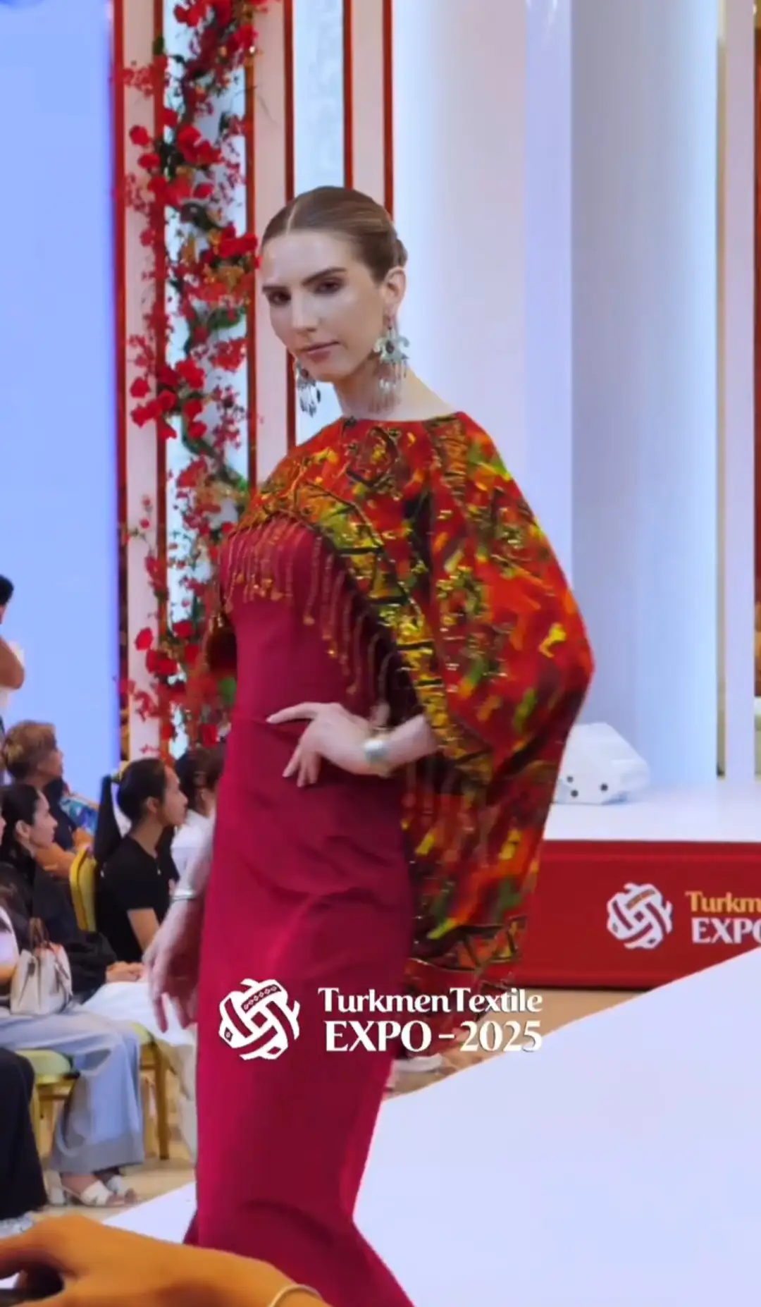 Türkmen fasonlar pombarh fasonlar Fasonlar 2025 fasonlar fason moda modalar Bezen bezen Türkmen fasonlar 2026 Türkmen fasonlar 2025 Türkmen fasonlar 2024 Türkmen fasonlar 2023 turkmenistan türkmenistan turkmen türkmen ashgabat  asgabat aşgabat balkan mary lebap dashoguz dasoguz daşoguz pombarh ponbarhat gulyupek gülýüpek stapel ştapel Gralan Çüýdeşen Abaýa Gadymy Krep Gurultaý 	Keteni Ýüpek Şifon Gipýur Lyon Welwet Atlas Kaşemir Streýç Suzana Ştapel Gülýüpek Pombarh Ýupka Gursakça Aksesuarlar Palto Penjek Okuw eşik Fata Sport eşik Uniforma Nakidka Öýme Şarf kompýuter ýaka ýaglyk Arenda köýnek 2nji el köýnek Taýyn köýnek Matalar Milli lybas milli lybaslar Toý köýnek Toý köýnekler toy koynek toy koynekler gundelik koynekler Gündelik	 
 köýnekler fata koynek Modern taze fason Eskiz koynektm turkmenkoynek türkmenkoynek fason moda moda fasonlar Iş eşik el iş	sada	ýakaly ýakasyz	keşdeli biserli	ýeňli giň nagyşly ýüregi açyk stoýka ýaka ýanly kombinasiýa 	zerli üsti aşak guşakly seçekli gysga ýeňli Panbarhat (Pombarh) Modern TürkmenTextile Expo 2025 17-25, 26-35 Gyzyl yaz, guyz