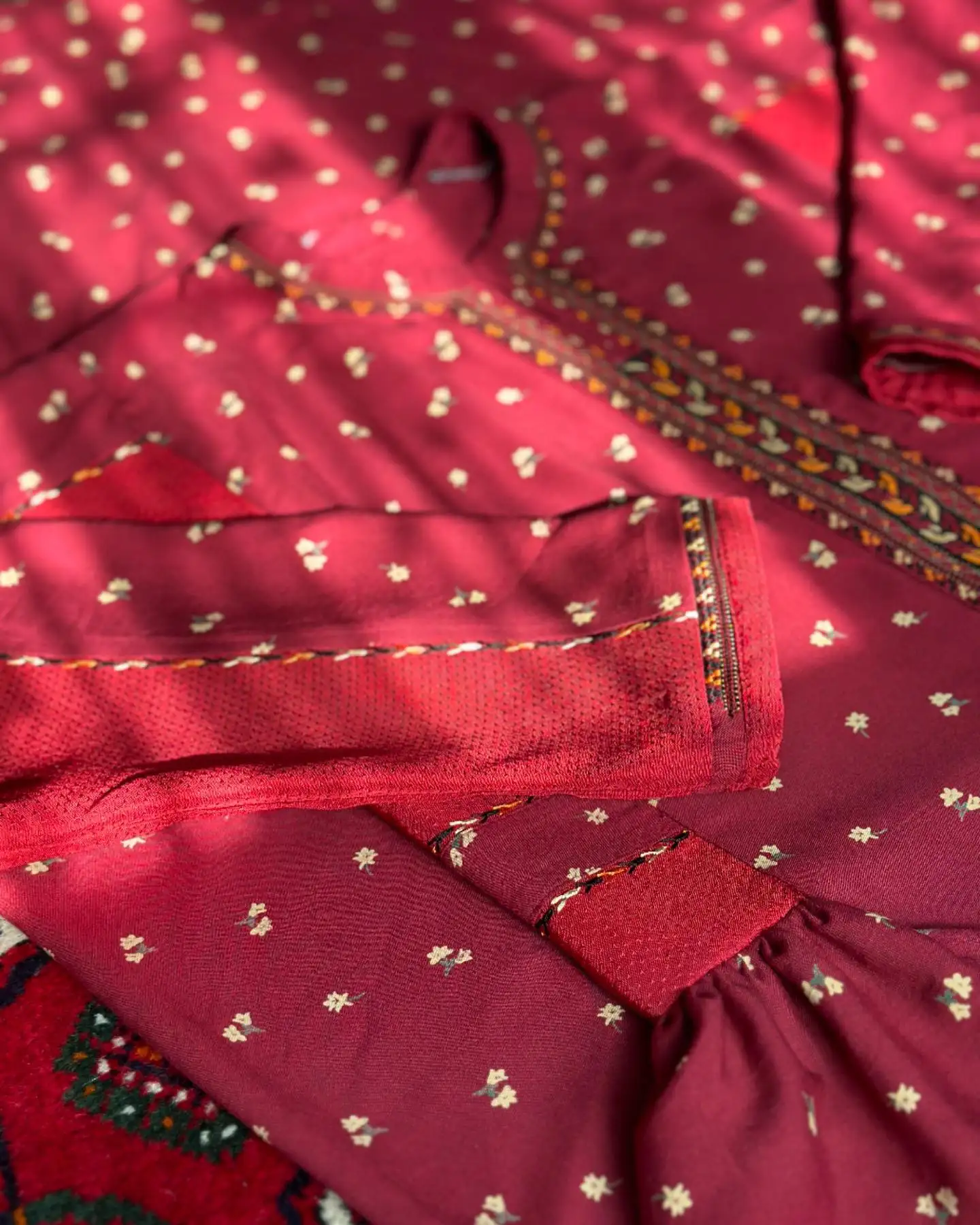 Türkmen fasonlar pombarh fasonlar Fasonlar 2025 fasonlar fason moda modalar Bezen bezen Türkmen fasonlar 2026 Türkmen fasonlar 2025 Türkmen fasonlar 2024 Türkmen fasonlar 2023 turkmenistan türkmenistan turkmen türkmen ashgabat  asgabat aşgabat balkan mary lebap dashoguz dasoguz daşoguz pombarh ponbarhat gulyupek gülýüpek stapel ştapel Gralan Çüýdeşen Abaýa Gadymy Krep Gurultaý 	Keteni Ýüpek Şifon Gipýur Lyon Welwet Atlas Kaşemir Streýç Suzana Ştapel Gülýüpek Pombarh Ýupka Gursakça Aksesuarlar Palto Penjek Okuw eşik Fata Sport eşik Uniforma Nakidka Öýme Şarf kompýuter ýaka ýaglyk Arenda köýnek 2nji el köýnek Taýyn köýnek Matalar Milli lybas milli lybaslar Toý köýnek Toý köýnekler toy koynek toy koynekler gundelik koynekler Gündelik	 
 köýnekler fata koynek Modern taze fason Eskiz koynektm turkmenkoynek türkmenkoynek fason moda moda fasonlar Iş eşik el iş	sada	ýakaly ýakasyz	keşdeli biserli	ýeňli giň nagyşly ýüregi açyk stoýka ýaka ýanly kombinasiýa 	zerli üsti aşak guşakly seçekli gysga ýeňli Ştapel Gündelik el iş, ýakaly  Gyzyl