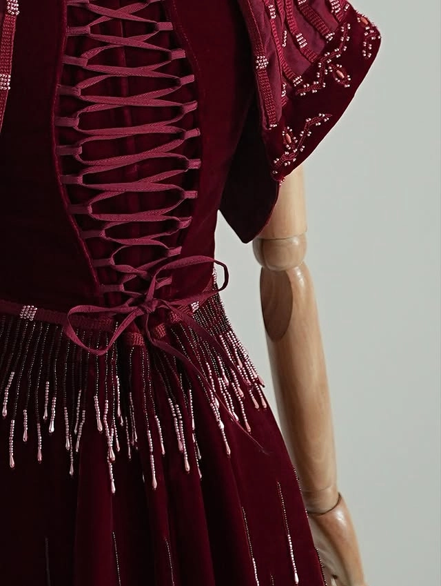 Türkmen fasonlar pombarh fasonlar Fasonlar 2025 fasonlar fason moda modalar Bezen bezen Türkmen fasonlar 2026 Türkmen fasonlar 2025 Türkmen fasonlar 2024 Türkmen fasonlar 2023 turkmenistan türkmenistan turkmen türkmen ashgabat  asgabat aşgabat balkan mary lebap dashoguz dasoguz daşoguz pombarh ponbarhat gulyupek gülýüpek stapel ştapel Gralan Çüýdeşen Abaýa Gadymy Krep Gurultaý 	Keteni Ýüpek Şifon Gipýur Lyon Welwet Atlas Kaşemir Streýç Suzana Ştapel Gülýüpek Pombarh Ýupka Gursakça Aksesuarlar Palto Penjek Okuw eşik Fata Sport eşik Uniforma Nakidka Öýme Şarf kompýuter ýaka ýaglyk Arenda köýnek 2nji el köýnek Taýyn köýnek Matalar Milli lybas milli lybaslar Toý köýnek Toý köýnekler toy koynek toy koynekler gundelik koynekler Gündelik	 
 köýnekler fata koynek Modern taze fason Eskiz koynektm turkmenkoynek türkmenkoynek fason moda moda fasonlar Iş eşik el iş	sada	ýakaly ýakasyz	keşdeli biserli	ýeňli giň nagyşly ýüregi açyk stoýka ýaka ýanly kombinasiýa 	zerli üsti aşak guşakly seçekli gysga ýeňli Panbarhat (Pombarh) Toý köýnek, Modern el iş, ýakasyz, gysga ýeňli, giň 26-35 Goýy-gyzyl tomus, guyz Taýyn köýnek