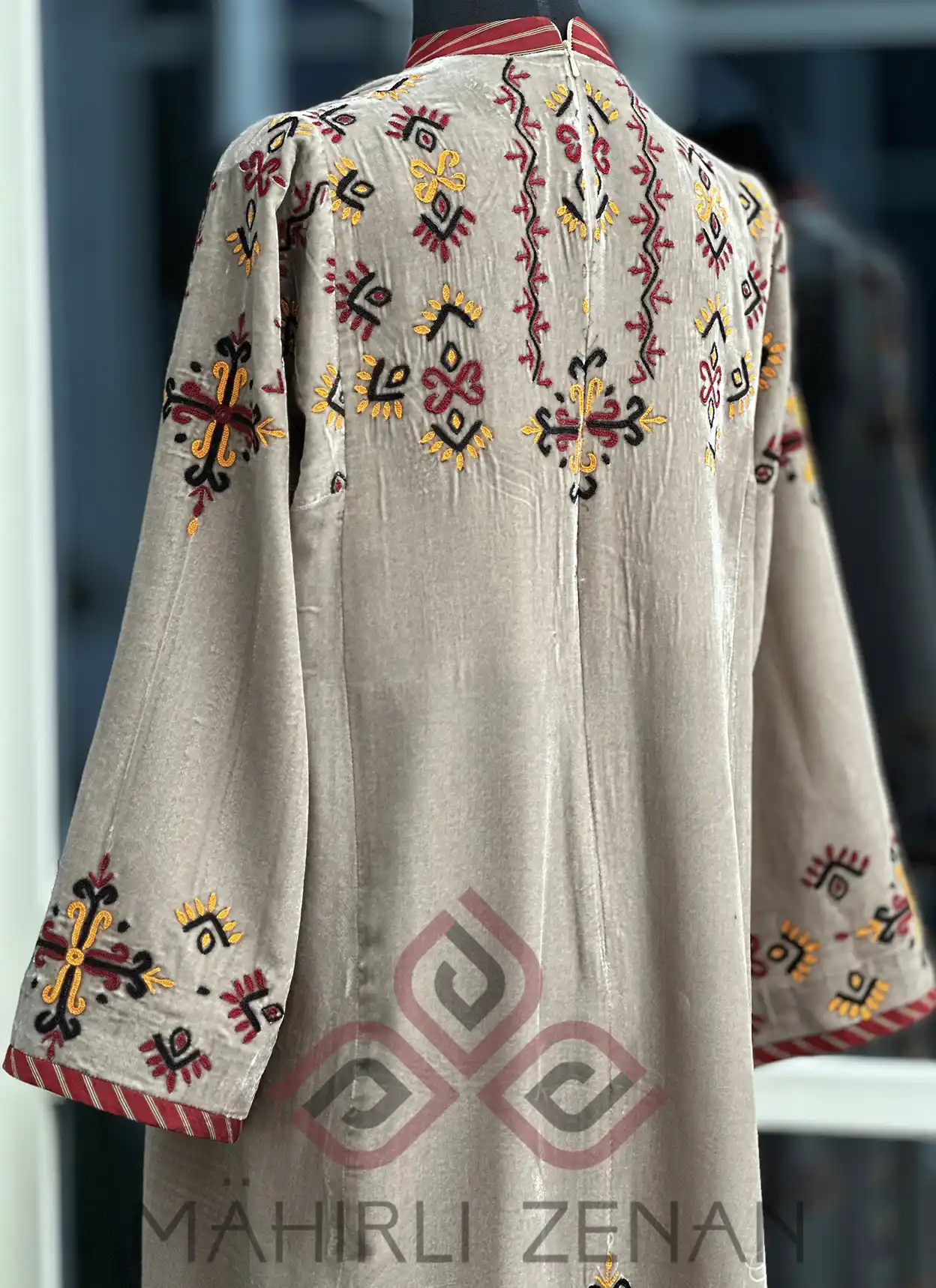 Türkmen fasonlar pombarh fasonlar Fasonlar 2025 fasonlar fason moda modalar Bezen bezen Türkmen fasonlar 2026 Türkmen fasonlar 2025 Türkmen fasonlar 2024 Türkmen fasonlar 2023 turkmenistan türkmenistan turkmen türkmen ashgabat  asgabat aşgabat balkan mary lebap dashoguz dasoguz daşoguz pombarh ponbarhat gulyupek gülýüpek stapel ştapel Gralan Çüýdeşen Abaýa Gadymy Krep Gurultaý 	Keteni Ýüpek Şifon Gipýur Lyon Welwet Atlas Kaşemir Streýç Suzana Ştapel Gülýüpek Pombarh Ýupka Gursakça Aksesuarlar Palto Penjek Okuw eşik Fata Sport eşik Uniforma Nakidka Öýme Şarf kompýuter ýaka ýaglyk Arenda köýnek 2nji el köýnek Taýyn köýnek Matalar Milli lybas milli lybaslar Toý köýnek Toý köýnekler toy koynek toy koynekler gundelik koynekler Gündelik	 
 köýnekler fata koynek Modern taze fason Eskiz koynektm turkmenkoynek türkmenkoynek fason moda moda fasonlar Iş eşik el iş	sada	ýakaly ýakasyz	keşdeli biserli	ýeňli giň nagyşly ýüregi açyk stoýka ýaka ýanly kombinasiýa 	zerli üsti aşak guşakly seçekli gysga ýeňli Keteni, Panbarhat (Pombarh) Toý köýnek el iş  Gara, Bežewyý, Goýy-gyzyl, Mämişi