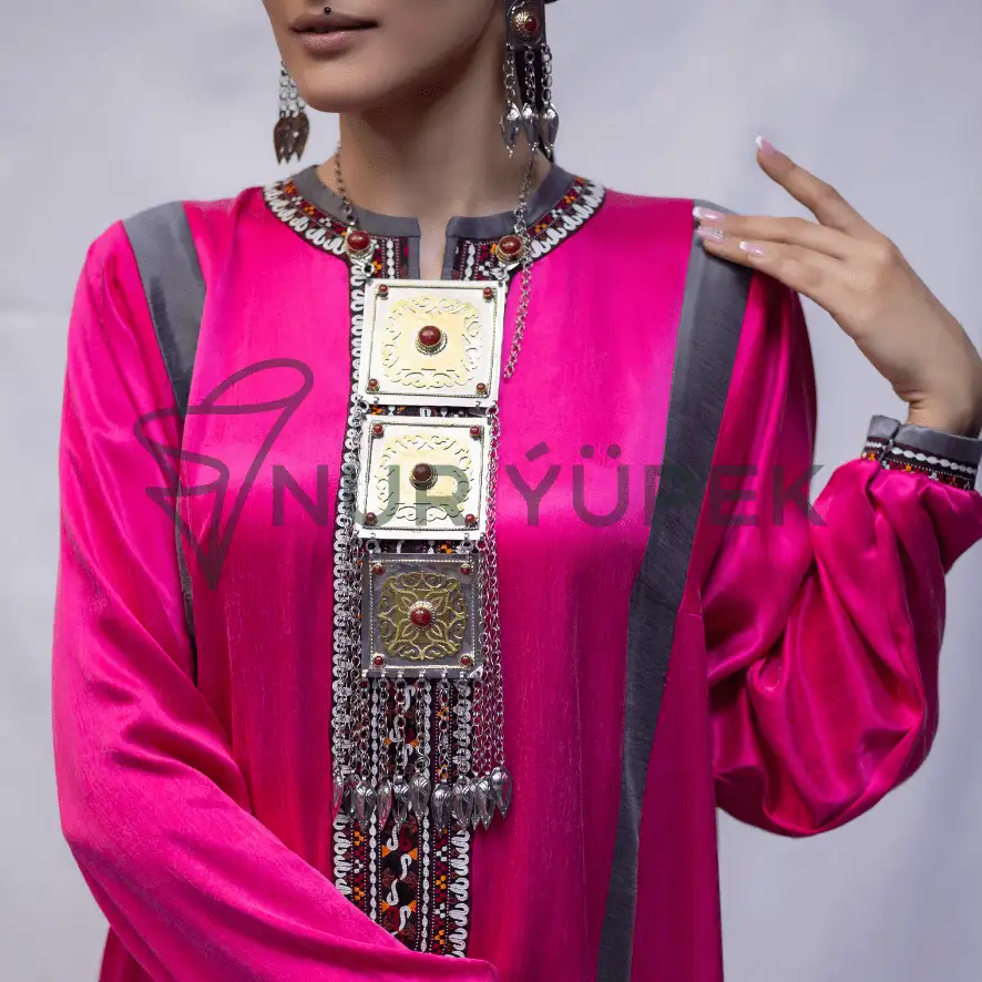 Türkmen fasonlar pombarh fasonlar Fasonlar 2025 fasonlar fason moda modalar Bezen bezen Türkmen fasonlar 2026 Türkmen fasonlar 2025 Türkmen fasonlar 2024 Türkmen fasonlar 2023 turkmenistan türkmenistan turkmen türkmen ashgabat  asgabat aşgabat balkan mary lebap dashoguz dasoguz daşoguz pombarh ponbarhat gulyupek gülýüpek stapel ştapel Gralan Çüýdeşen Abaýa Gadymy Krep Gurultaý 	Keteni Ýüpek Şifon Gipýur Lyon Welwet Atlas Kaşemir Streýç Suzana Ştapel Gülýüpek Pombarh Ýupka Gursakça Aksesuarlar Palto Penjek Okuw eşik Fata Sport eşik Uniforma Nakidka Öýme Şarf kompýuter ýaka ýaglyk Arenda köýnek 2nji el köýnek Taýyn köýnek Matalar Milli lybas milli lybaslar Toý köýnek Toý köýnekler toy koynek toy koynekler gundelik koynekler Gündelik	 
 köýnekler fata koynek Modern taze fason Eskiz koynektm turkmenkoynek türkmenkoynek fason moda moda fasonlar Iş eşik el iş	sada	ýakaly ýakasyz	keşdeli biserli	ýeňli giň nagyşly ýüregi açyk stoýka ýaka ýanly kombinasiýa 	zerli üsti aşak guşakly seçekli gysga ýeňli 