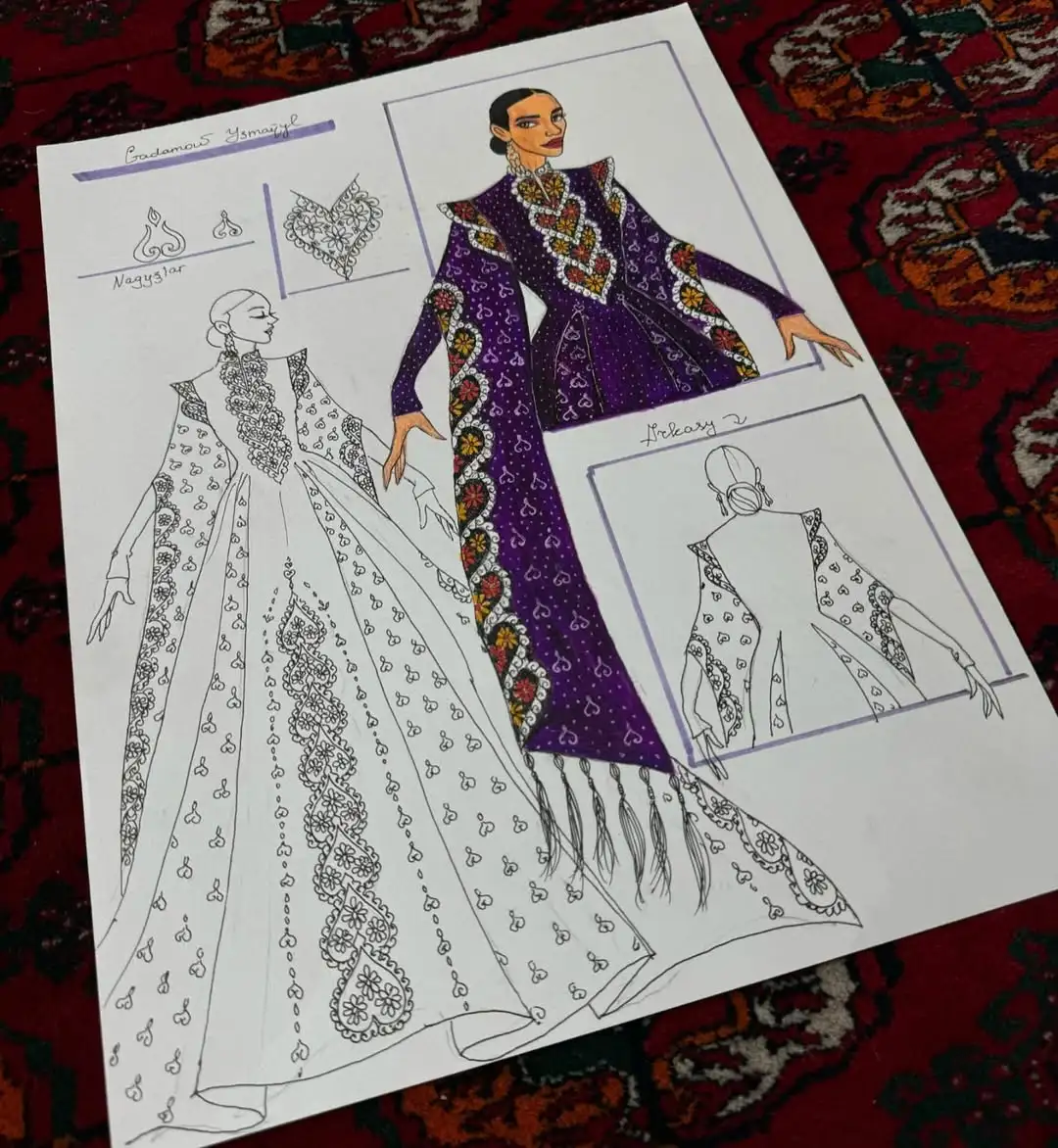 Türkmen fasonlar pombarh fasonlar Fasonlar 2025 fasonlar fason moda modalar Bezen bezen Türkmen fasonlar 2026 Türkmen fasonlar 2025 Türkmen fasonlar 2024 Türkmen fasonlar 2023 turkmenistan türkmenistan turkmen türkmen ashgabat  asgabat aşgabat balkan mary lebap dashoguz dasoguz daşoguz pombarh ponbarhat gulyupek gülýüpek stapel ştapel Gralan Çüýdeşen Abaýa Gadymy Krep Gurultaý 	Keteni Ýüpek Şifon Gipýur Lyon Welwet Atlas Kaşemir Streýç Suzana Ştapel Gülýüpek Pombarh Ýupka Gursakça Aksesuarlar Palto Penjek Okuw eşik Fata Sport eşik Uniforma Nakidka Öýme Şarf kompýuter ýaka ýaglyk Arenda köýnek 2nji el köýnek Taýyn köýnek Matalar Milli lybas milli lybaslar Toý köýnek Toý köýnekler toy koynek toy koynekler gundelik koynekler Gündelik	 
 köýnekler fata koynek Modern taze fason Eskiz koynektm turkmenkoynek türkmenkoynek fason moda moda fasonlar Iş eşik el iş	sada	ýakaly ýakasyz	keşdeli biserli	ýeňli giň nagyşly ýüregi açyk stoýka ýaka ýanly kombinasiýa 	zerli üsti aşak guşakly seçekli gysga ýeňli Panbarhat (Pombarh) Toý köýnek el iş, ýakaly, ýüregi açyk, ýeňli, stoýka ýaka, zerli, nagyşly 17-25, 26-35 Benewşe tomus, yaz_guyz, gysh