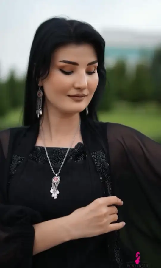 Türkmen fasonlar pombarh fasonlar Fasonlar 2025 fasonlar fason moda modalar Bezen bezen Türkmen fasonlar 2026 Türkmen fasonlar 2025 Türkmen fasonlar 2024 Türkmen fasonlar 2023 turkmenistan türkmenistan turkmen türkmen ashgabat  asgabat aşgabat balkan mary lebap dashoguz dasoguz daşoguz pombarh ponbarhat gulyupek gülýüpek stapel ştapel Gralan Çüýdeşen Abaýa Gadymy Krep Gurultaý 	Keteni Ýüpek Şifon Gipýur Lyon Welwet Atlas Kaşemir Streýç Suzana Ştapel Gülýüpek Pombarh Ýupka Gursakça Aksesuarlar Palto Penjek Okuw eşik Fata Sport eşik Uniforma Nakidka Öýme Şarf kompýuter ýaka ýaglyk Arenda köýnek 2nji el köýnek Taýyn köýnek Matalar Milli lybas milli lybaslar Toý köýnek Toý köýnekler toy koynek toy koynekler gundelik koynekler Gündelik	 
 köýnekler fata koynek Modern taze fason Eskiz koynektm turkmenkoynek türkmenkoynek fason moda moda fasonlar Iş eşik el iş	sada	ýakaly ýakasyz	keşdeli biserli	ýeňli giň nagyşly ýüregi açyk stoýka ýaka ýanly kombinasiýa 	zerli üsti aşak guşakly seçekli gysga ýeňli Şifon Gündelik ýakasyz, gysga ýeňli, giň 17-25, 26-35 Gara yaz, tomus, guyz