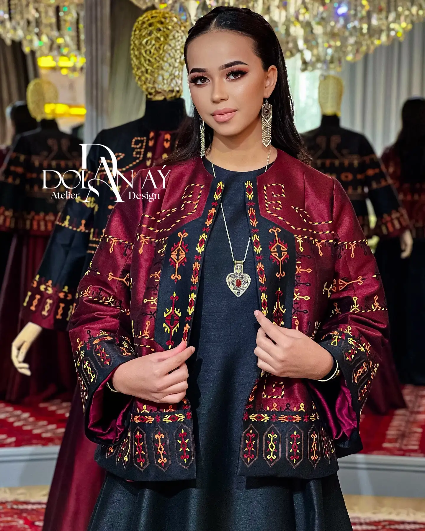 Türkmen fasonlar pombarh fasonlar Fasonlar 2025 fasonlar fason moda modalar Bezen bezen Türkmen fasonlar 2026 Türkmen fasonlar 2025 Türkmen fasonlar 2024 Türkmen fasonlar 2023 turkmenistan türkmenistan turkmen türkmen ashgabat  asgabat aşgabat balkan mary lebap dashoguz dasoguz daşoguz pombarh ponbarhat gulyupek gülýüpek stapel ştapel Gralan Çüýdeşen Abaýa Gadymy Krep Gurultaý 	Keteni Ýüpek Şifon Gipýur Lyon Welwet Atlas Kaşemir Streýç Suzana Ştapel Gülýüpek Pombarh Ýupka Gursakça Aksesuarlar Palto Penjek Okuw eşik Fata Sport eşik Uniforma Nakidka Öýme Şarf kompýuter ýaka ýaglyk Arenda köýnek 2nji el köýnek Taýyn köýnek Matalar Milli lybas milli lybaslar Toý köýnek Toý köýnekler toy koynek toy koynekler gundelik koynekler Gündelik	 
 köýnekler fata koynek Modern taze fason Eskiz koynektm turkmenkoynek türkmenkoynek fason moda moda fasonlar Iş eşik el iş	sada	ýakaly ýakasyz	keşdeli biserli	ýeňli giň nagyşly ýüregi açyk stoýka ýaka ýanly kombinasiýa 	zerli üsti aşak guşakly seçekli gysga ýeňli Toý köýnek, Milli lybas el iş  Gara, Goýy-gyzyl