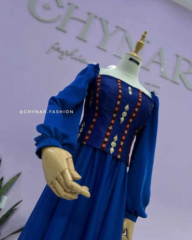 Türkmen fasonlar pombarh fasonlar Fasonlar 2025 fasonlar fason moda modalar Bezen bezen Türkmen fasonlar 2026 Türkmen fasonlar 2025 Türkmen fasonlar 2024 Türkmen fasonlar 2023 turkmenistan türkmenistan turkmen türkmen ashgabat  asgabat aşgabat balkan mary lebap dashoguz dasoguz daşoguz pombarh ponbarhat gulyupek gülýüpek stapel ştapel Gralan Çüýdeşen Abaýa Gadymy Krep Gurultaý 	Keteni Ýüpek Şifon Gipýur Lyon Welwet Atlas Kaşemir Streýç Suzana Ştapel Gülýüpek Pombarh Ýupka Gursakça Aksesuarlar Palto Penjek Okuw eşik Fata Sport eşik Uniforma Nakidka Öýme Şarf kompýuter ýaka ýaglyk Arenda köýnek 2nji el köýnek Taýyn köýnek Matalar Milli lybas milli lybaslar Toý köýnek Toý köýnekler toy koynek toy koynekler gundelik koynekler Gündelik	 
 köýnekler fata koynek Modern taze fason Eskiz koynektm turkmenkoynek türkmenkoynek fason moda moda fasonlar Iş eşik el iş	sada	ýakaly ýakasyz	keşdeli biserli	ýeňli giň nagyşly ýüregi açyk stoýka ýaka ýanly kombinasiýa 	zerli üsti aşak guşakly seçekli gysga ýeňli Şifon, Lyon Gündelik el iş, ýakasyz, ýüregi açyk, ýeňli 17-25, 26-35 Goýy-gök tomus, guyz