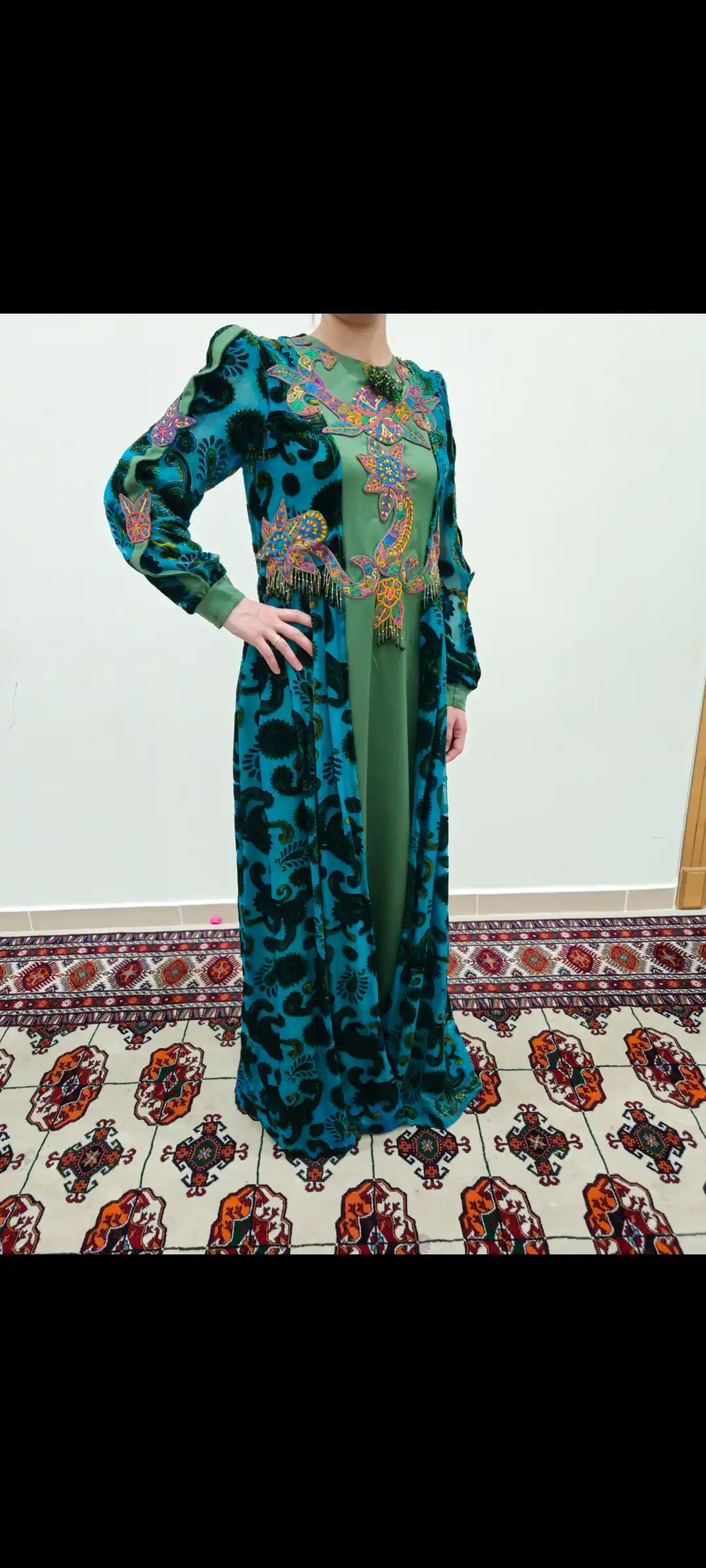 Türkmen fasonlar pombarh fasonlar Fasonlar 2025 fasonlar fason moda modalar Bezen bezen Türkmen fasonlar 2026 Türkmen fasonlar 2025 Türkmen fasonlar 2024 Türkmen fasonlar 2023 turkmenistan türkmenistan turkmen türkmen ashgabat  asgabat aşgabat balkan mary lebap dashoguz dasoguz daşoguz pombarh ponbarhat gulyupek gülýüpek stapel ştapel Gralan Çüýdeşen Abaýa Gadymy Krep Gurultaý 	Keteni Ýüpek Şifon Gipýur Lyon Welwet Atlas Kaşemir Streýç Suzana Ştapel Gülýüpek Pombarh Ýupka Gursakça Aksesuarlar Palto Penjek Okuw eşik Fata Sport eşik Uniforma Nakidka Öýme Şarf kompýuter ýaka ýaglyk Arenda köýnek 2nji el köýnek Taýyn köýnek Matalar Milli lybas milli lybaslar Toý köýnek Toý köýnekler toy koynek toy koynekler gundelik koynekler Gündelik	 
 köýnekler fata koynek Modern taze fason Eskiz koynektm turkmenkoynek türkmenkoynek fason moda moda fasonlar Iş eşik el iş	sada	ýakaly ýakasyz	keşdeli biserli	ýeňli giň nagyşly ýüregi açyk stoýka ýaka ýanly kombinasiýa 	zerli üsti aşak guşakly seçekli gysga ýeňli Atlas, Panbarhat (Pombarh) Toý köýnek el iş, keşdeli, ýakasyz, biserli, ýeňli, giň, kombinasiýa, seçekli 26-35 Gök, Goýy-ýaşyl  2nji el