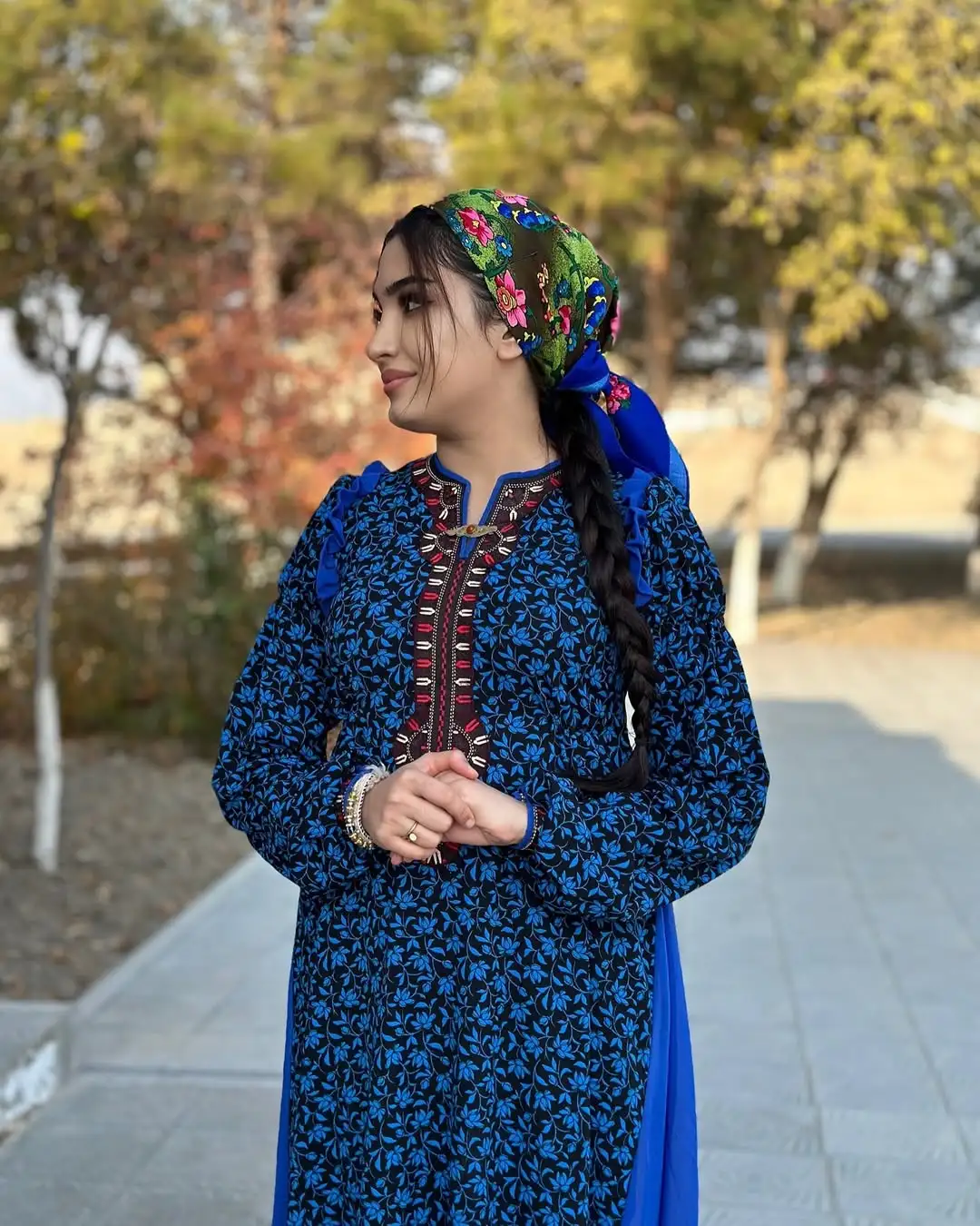 Türkmen fasonlar pombarh fasonlar Fasonlar 2025 fasonlar fason moda modalar Bezen bezen Türkmen fasonlar 2026 Türkmen fasonlar 2025 Türkmen fasonlar 2024 Türkmen fasonlar 2023 turkmenistan türkmenistan turkmen türkmen ashgabat  asgabat aşgabat balkan mary lebap dashoguz dasoguz daşoguz pombarh ponbarhat gulyupek gülýüpek stapel ştapel Gralan Çüýdeşen Abaýa Gadymy Krep Gurultaý 	Keteni Ýüpek Şifon Gipýur Lyon Welwet Atlas Kaşemir Streýç Suzana Ştapel Gülýüpek Pombarh Ýupka Gursakça Aksesuarlar Palto Penjek Okuw eşik Fata Sport eşik Uniforma Nakidka Öýme Şarf kompýuter ýaka ýaglyk Arenda köýnek 2nji el köýnek Taýyn köýnek Matalar Milli lybas milli lybaslar Toý köýnek Toý köýnekler toy koynek toy koynekler gundelik koynekler Gündelik	 
 köýnekler fata koynek Modern taze fason Eskiz koynektm turkmenkoynek türkmenkoynek fason moda moda fasonlar Iş eşik el iş	sada	ýakaly ýakasyz	keşdeli biserli	ýeňli giň nagyşly ýüregi açyk stoýka ýaka ýanly kombinasiýa 	zerli üsti aşak guşakly seçekli gysga ýeňli Ştapel Gündelik el iş, ýakaly  Goýy-gök