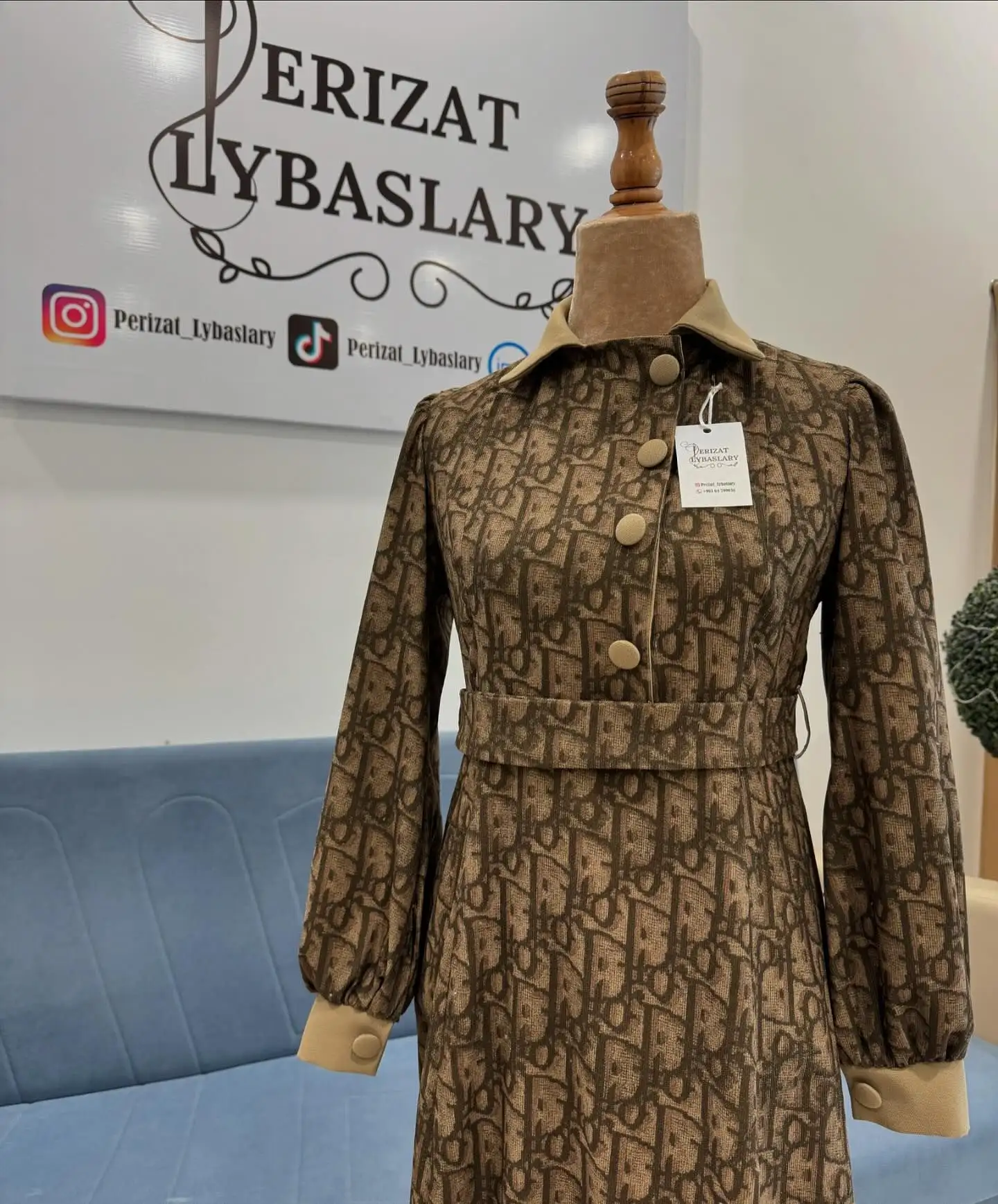 Türkmen fasonlar pombarh fasonlar Fasonlar 2025 fasonlar fason moda modalar Bezen bezen Türkmen fasonlar 2026 Türkmen fasonlar 2025 Türkmen fasonlar 2024 Türkmen fasonlar 2023 turkmenistan türkmenistan turkmen türkmen ashgabat  asgabat aşgabat balkan mary lebap dashoguz dasoguz daşoguz pombarh ponbarhat gulyupek gülýüpek stapel ştapel Gralan Çüýdeşen Abaýa Gadymy Krep Gurultaý 	Keteni Ýüpek Şifon Gipýur Lyon Welwet Atlas Kaşemir Streýç Suzana Ştapel Gülýüpek Pombarh Ýupka Gursakça Aksesuarlar Palto Penjek Okuw eşik Fata Sport eşik Uniforma Nakidka Öýme Şarf kompýuter ýaka ýaglyk Arenda köýnek 2nji el köýnek Taýyn köýnek Matalar Milli lybas milli lybaslar Toý köýnek Toý köýnekler toy koynek toy koynekler gundelik koynekler Gündelik	 
 köýnekler fata koynek Modern taze fason Eskiz koynektm turkmenkoynek türkmenkoynek fason moda moda fasonlar Iş eşik el iş	sada	ýakaly ýakasyz	keşdeli biserli	ýeňli giň nagyşly ýüregi açyk stoýka ýaka ýanly kombinasiýa 	zerli üsti aşak guşakly seçekli gysga ýeňli Welwet Gündelik sada, guşakly  Goňur