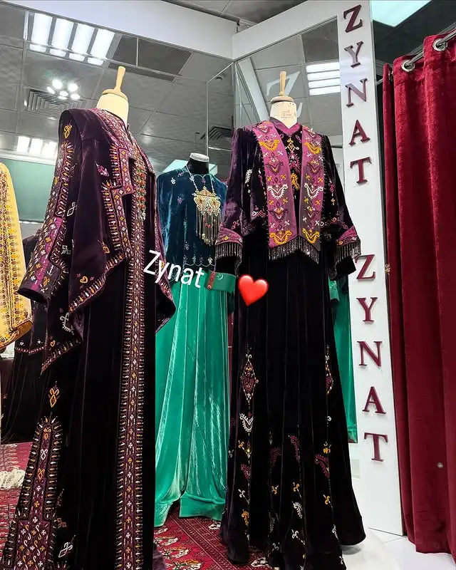 Türkmen fasonlar pombarh fasonlar Fasonlar 2025 fasonlar fason moda modalar Bezen bezen Türkmen fasonlar 2026 Türkmen fasonlar 2025 Türkmen fasonlar 2024 Türkmen fasonlar 2023 turkmenistan türkmenistan turkmen türkmen ashgabat  asgabat aşgabat balkan mary lebap dashoguz dasoguz daşoguz pombarh ponbarhat gulyupek gülýüpek stapel ştapel Gralan Çüýdeşen Abaýa Gadymy Krep Gurultaý 	Keteni Ýüpek Şifon Gipýur Lyon Welwet Atlas Kaşemir Streýç Suzana Ştapel Gülýüpek Pombarh Ýupka Gursakça Aksesuarlar Palto Penjek Okuw eşik Fata Sport eşik Uniforma Nakidka Öýme Şarf kompýuter ýaka ýaglyk Arenda köýnek 2nji el köýnek Taýyn köýnek Matalar Milli lybas milli lybaslar Toý köýnek Toý köýnekler toy koynek toy koynekler gundelik koynekler Gündelik	 
 köýnekler fata koynek Modern taze fason Eskiz koynektm turkmenkoynek türkmenkoynek fason moda moda fasonlar Iş eşik el iş	sada	ýakaly ýakasyz	keşdeli biserli	ýeňli giň nagyşly ýüregi açyk stoýka ýaka ýanly kombinasiýa 	zerli üsti aşak guşakly seçekli gysga ýeňli Panbarhat (Pombarh) Milli lybas el iş, ýakaly, ýeňli, giň, nagyşly 17-25, 26-35, 35+ #4B2C75 yaz, gysh