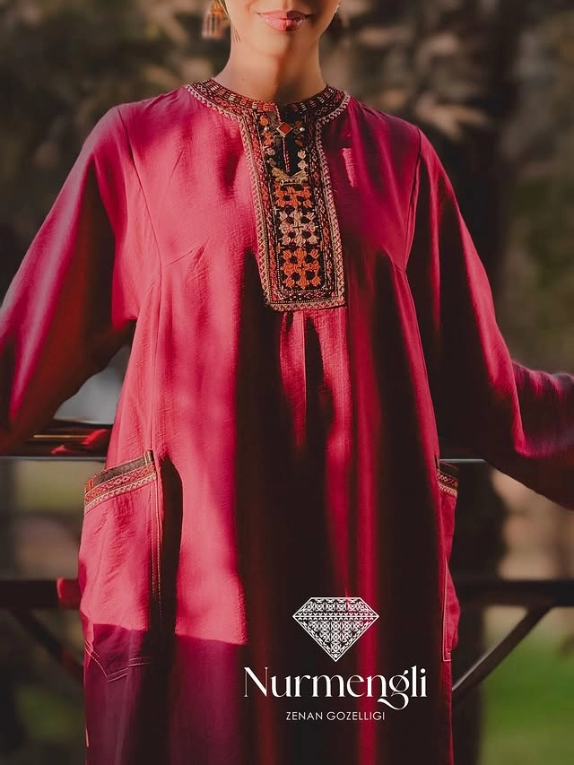 Türkmen fasonlar pombarh fasonlar Fasonlar 2025 fasonlar fason moda modalar Bezen bezen Türkmen fasonlar 2026 Türkmen fasonlar 2025 Türkmen fasonlar 2024 Türkmen fasonlar 2023 turkmenistan türkmenistan turkmen türkmen ashgabat  asgabat aşgabat balkan mary lebap dashoguz dasoguz daşoguz pombarh ponbarhat gulyupek gülýüpek stapel ştapel Gralan Çüýdeşen Abaýa Gadymy Krep Gurultaý 	Keteni Ýüpek Şifon Gipýur Lyon Welwet Atlas Kaşemir Streýç Suzana Ştapel Gülýüpek Pombarh Ýupka Gursakça Aksesuarlar Palto Penjek Okuw eşik Fata Sport eşik Uniforma Nakidka Öýme Şarf kompýuter ýaka ýaglyk Arenda köýnek 2nji el köýnek Taýyn köýnek Matalar Milli lybas milli lybaslar Toý köýnek Toý köýnekler toy koynek toy koynekler gundelik koynekler Gündelik	 
 köýnekler fata koynek Modern taze fason Eskiz koynektm turkmenkoynek türkmenkoynek fason moda moda fasonlar Iş eşik el iş	sada	ýakaly ýakasyz	keşdeli biserli	ýeňli giň nagyşly ýüregi açyk stoýka ýaka ýanly kombinasiýa 	zerli üsti aşak guşakly seçekli gysga ýeňli 