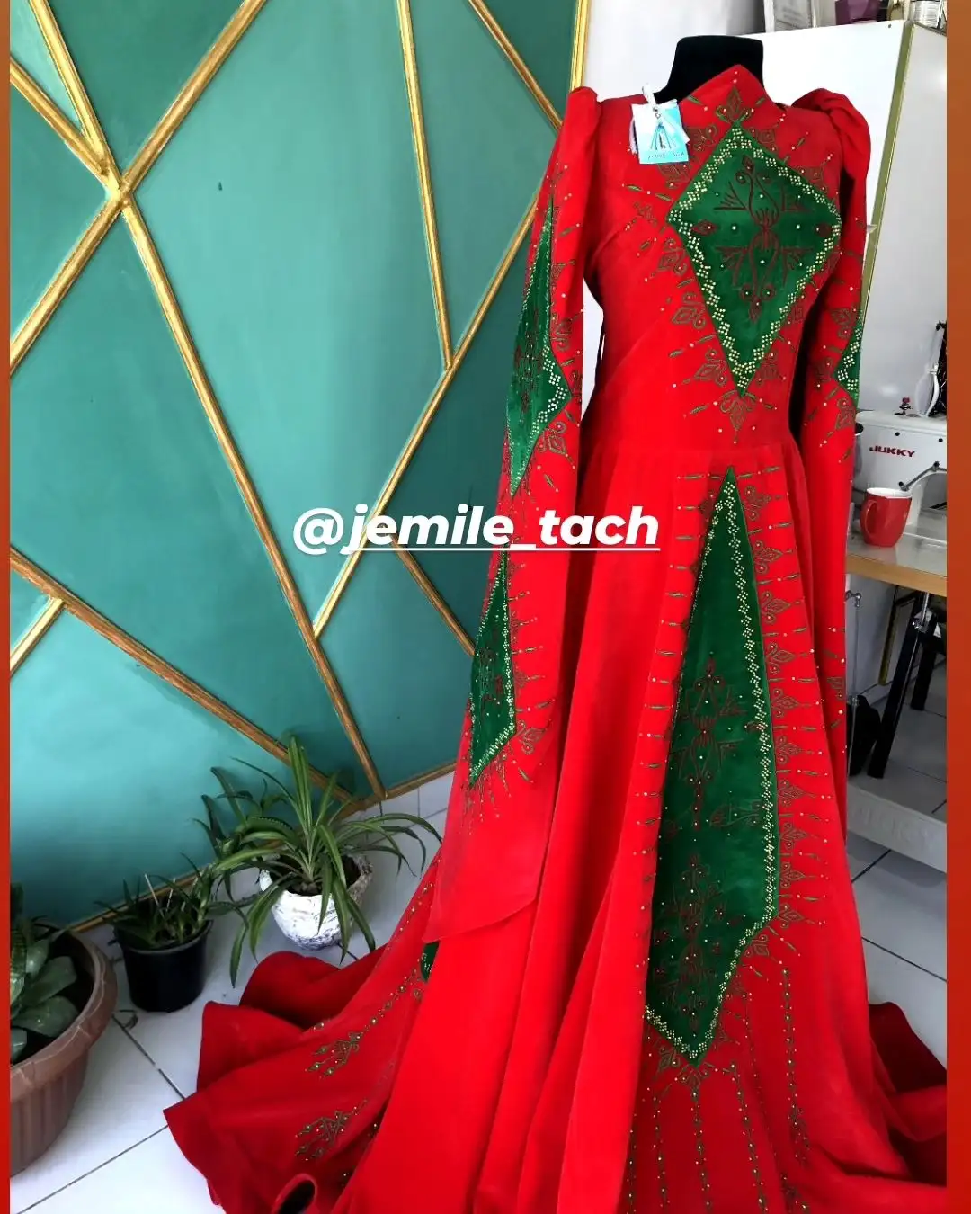 Türkmen fasonlar pombarh fasonlar Fasonlar 2025 fasonlar fason moda modalar Bezen bezen Türkmen fasonlar 2026 Türkmen fasonlar 2025 Türkmen fasonlar 2024 Türkmen fasonlar 2023 turkmenistan türkmenistan turkmen türkmen ashgabat  asgabat aşgabat balkan mary lebap dashoguz dasoguz daşoguz pombarh ponbarhat gulyupek gülýüpek stapel ştapel Gralan Çüýdeşen Abaýa Gadymy Krep Gurultaý 	Keteni Ýüpek Şifon Gipýur Lyon Welwet Atlas Kaşemir Streýç Suzana Ştapel Gülýüpek Pombarh Ýupka Gursakça Aksesuarlar Palto Penjek Okuw eşik Fata Sport eşik Uniforma Nakidka Öýme Şarf kompýuter ýaka ýaglyk Arenda köýnek 2nji el köýnek Taýyn köýnek Matalar Milli lybas milli lybaslar Toý köýnek Toý köýnekler toy koynek toy koynekler gundelik koynekler Gündelik	 
 köýnekler fata koynek Modern taze fason Eskiz koynektm turkmenkoynek türkmenkoynek fason moda moda fasonlar Iş eşik el iş	sada	ýakaly ýakasyz	keşdeli biserli	ýeňli giň nagyşly ýüregi açyk stoýka ýaka ýanly kombinasiýa 	zerli üsti aşak guşakly seçekli gysga ýeňli Lyon, Suzana Toý köýnek, Modern el iş, ýakasyz  Gyzyl