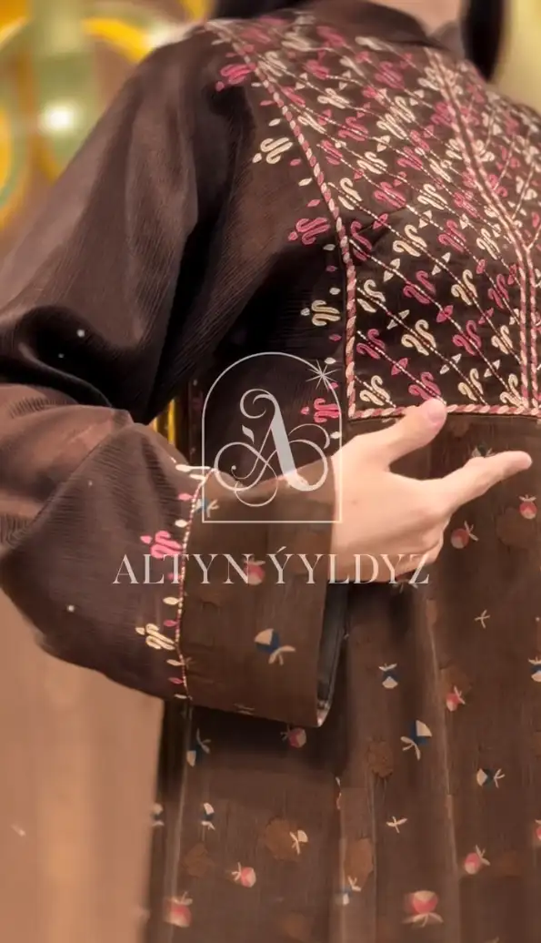 Türkmen fasonlar pombarh fasonlar Fasonlar 2025 fasonlar fason moda modalar Bezen bezen Türkmen fasonlar 2026 Türkmen fasonlar 2025 Türkmen fasonlar 2024 Türkmen fasonlar 2023 turkmenistan türkmenistan turkmen türkmen ashgabat  asgabat aşgabat balkan mary lebap dashoguz dasoguz daşoguz pombarh ponbarhat gulyupek gülýüpek stapel ştapel Gralan Çüýdeşen Abaýa Gadymy Krep Gurultaý 	Keteni Ýüpek Şifon Gipýur Lyon Welwet Atlas Kaşemir Streýç Suzana Ştapel Gülýüpek Pombarh Ýupka Gursakça Aksesuarlar Palto Penjek Okuw eşik Fata Sport eşik Uniforma Nakidka Öýme Şarf kompýuter ýaka ýaglyk Arenda köýnek 2nji el köýnek Taýyn köýnek Matalar Milli lybas milli lybaslar Toý köýnek Toý köýnekler toy koynek toy koynekler gundelik koynekler Gündelik	 
 köýnekler fata koynek Modern taze fason Eskiz koynektm turkmenkoynek türkmenkoynek fason moda moda fasonlar Iş eşik el iş	sada	ýakaly ýakasyz	keşdeli biserli	ýeňli giň nagyşly ýüregi açyk stoýka ýaka ýanly kombinasiýa 	zerli üsti aşak guşakly seçekli gysga ýeňli Milli lybas el iş, keşdeli, ýakasyz, ýeňli, giň, nagyşly 17-25, 26-35 Goňur, Goýy-goňur yaz, tomus, guyz, gysh