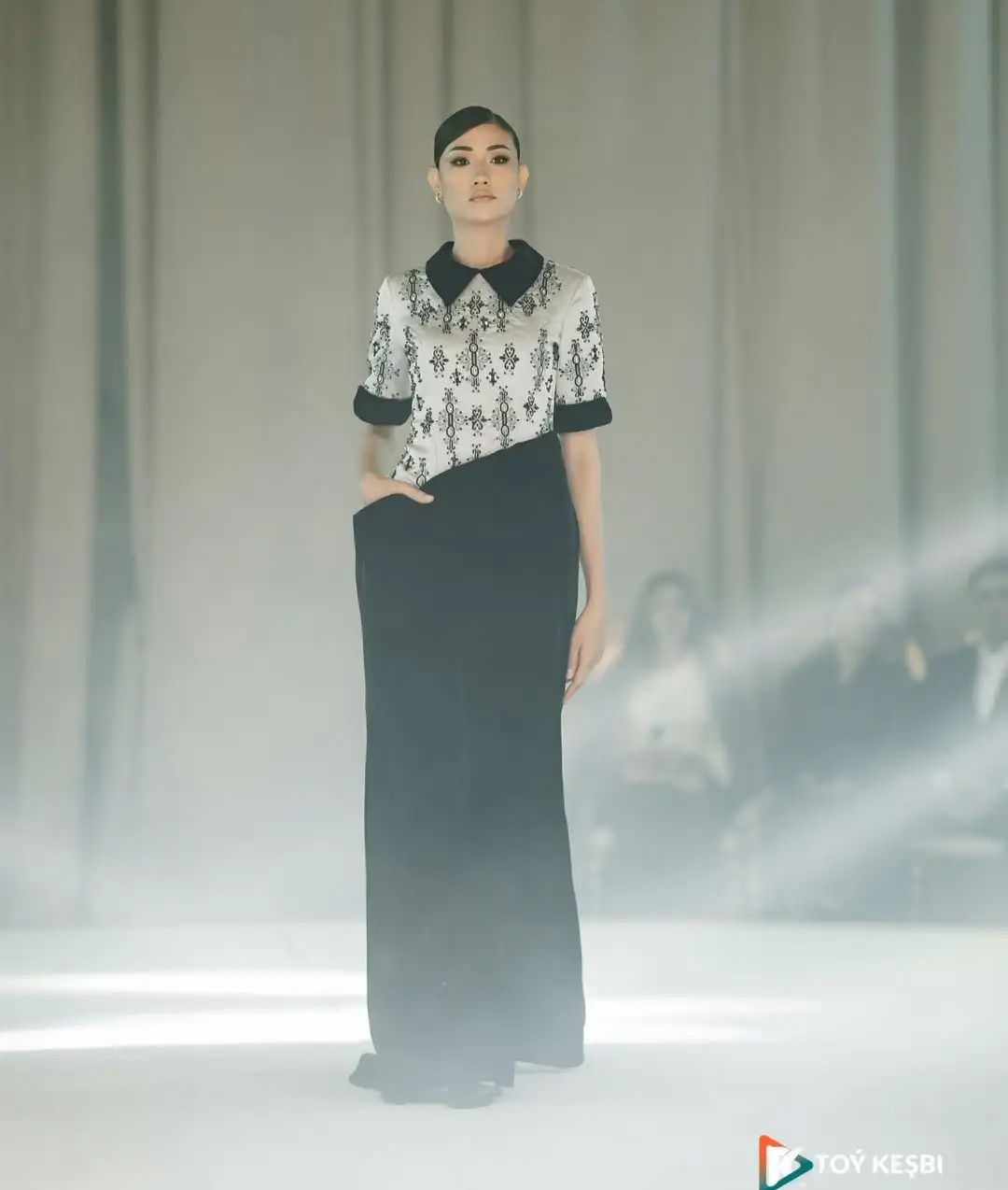 Türkmen fasonlar pombarh fasonlar Fasonlar 2025 fasonlar fason moda modalar Bezen bezen Türkmen fasonlar 2026 Türkmen fasonlar 2025 Türkmen fasonlar 2024 Türkmen fasonlar 2023 turkmenistan türkmenistan turkmen türkmen ashgabat  asgabat aşgabat balkan mary lebap dashoguz dasoguz daşoguz pombarh ponbarhat gulyupek gülýüpek stapel ştapel Gralan Çüýdeşen Abaýa Gadymy Krep Gurultaý 	Keteni Ýüpek Şifon Gipýur Lyon Welwet Atlas Kaşemir Streýç Suzana Ştapel Gülýüpek Pombarh Ýupka Gursakça Aksesuarlar Palto Penjek Okuw eşik Fata Sport eşik Uniforma Nakidka Öýme Şarf kompýuter ýaka ýaglyk Arenda köýnek 2nji el köýnek Taýyn köýnek Matalar Milli lybas milli lybaslar Toý köýnek Toý köýnekler toy koynek toy koynekler gundelik koynekler Gündelik	 
 köýnekler fata koynek Modern taze fason Eskiz koynektm turkmenkoynek türkmenkoynek fason moda moda fasonlar Iş eşik el iş	sada	ýakaly ýakasyz	keşdeli biserli	ýeňli giň nagyşly ýüregi açyk stoýka ýaka ýanly kombinasiýa 	zerli üsti aşak guşakly seçekli gysga ýeňli 