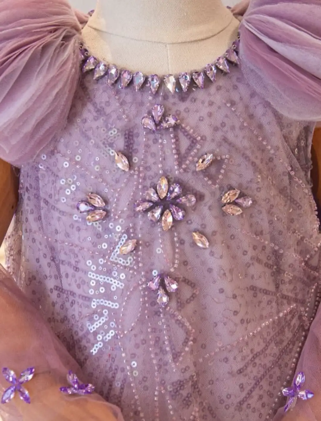 Türkmen fasonlar pombarh fasonlar Fasonlar 2025 fasonlar fason moda modalar Bezen bezen Türkmen fasonlar 2026 Türkmen fasonlar 2025 Türkmen fasonlar 2024 Türkmen fasonlar 2023 turkmenistan türkmenistan turkmen türkmen ashgabat  asgabat aşgabat balkan mary lebap dashoguz dasoguz daşoguz pombarh ponbarhat gulyupek gülýüpek stapel ştapel Gralan Çüýdeşen Abaýa Gadymy Krep Gurultaý 	Keteni Ýüpek Şifon Gipýur Lyon Welwet Atlas Kaşemir Streýç Suzana Ştapel Gülýüpek Pombarh Ýupka Gursakça Aksesuarlar Palto Penjek Okuw eşik Fata Sport eşik Uniforma Nakidka Öýme Şarf kompýuter ýaka ýaglyk Arenda köýnek 2nji el köýnek Taýyn köýnek Matalar Milli lybas milli lybaslar Toý köýnek Toý köýnekler toy koynek toy koynekler gundelik koynekler Gündelik	 
 köýnekler fata koynek Modern taze fason Eskiz koynektm turkmenkoynek türkmenkoynek fason moda moda fasonlar Iş eşik el iş	sada	ýakaly ýakasyz	keşdeli biserli	ýeňli giň nagyşly ýüregi açyk stoýka ýaka ýanly kombinasiýa 	zerli üsti aşak guşakly seçekli gysga ýeňli Toý köýnek, Modern el iş, ýakasyz, gysga ýeňli, giň -12 Gülgüne, Pudra yaz, tomus, guyz