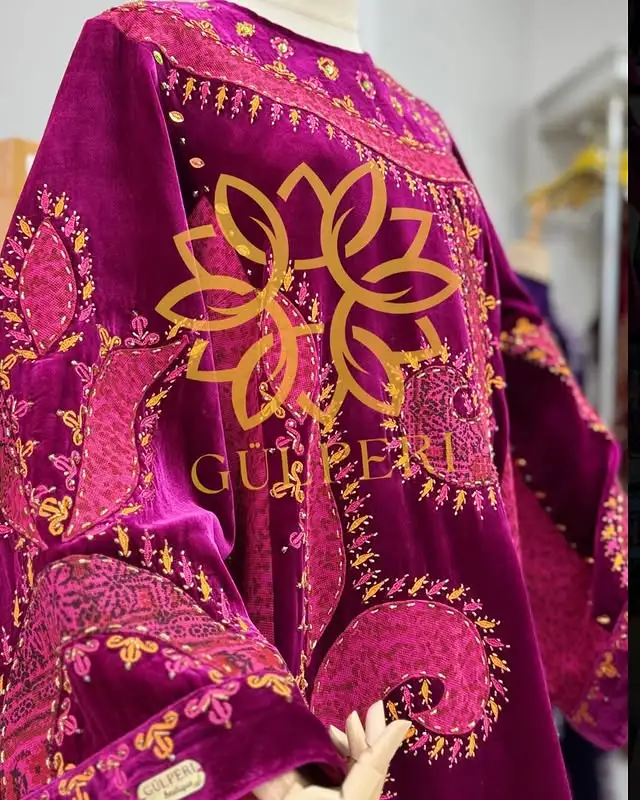 Türkmen fasonlar pombarh fasonlar Fasonlar 2025 fasonlar fason moda modalar Bezen bezen Türkmen fasonlar 2026 Türkmen fasonlar 2025 Türkmen fasonlar 2024 Türkmen fasonlar 2023 turkmenistan türkmenistan turkmen türkmen ashgabat  asgabat aşgabat balkan mary lebap dashoguz dasoguz daşoguz pombarh ponbarhat gulyupek gülýüpek stapel ştapel Gralan Çüýdeşen Abaýa Gadymy Krep Gurultaý 	Keteni Ýüpek Şifon Gipýur Lyon Welwet Atlas Kaşemir Streýç Suzana Ştapel Gülýüpek Pombarh Ýupka Gursakça Aksesuarlar Palto Penjek Okuw eşik Fata Sport eşik Uniforma Nakidka Öýme Şarf kompýuter ýaka ýaglyk Arenda köýnek 2nji el köýnek Taýyn köýnek Matalar Milli lybas milli lybaslar Toý köýnek Toý köýnekler toy koynek toy koynekler gundelik koynekler Gündelik	 
 köýnekler fata koynek Modern taze fason Eskiz koynektm turkmenkoynek türkmenkoynek fason moda moda fasonlar Iş eşik el iş	sada	ýakaly ýakasyz	keşdeli biserli	ýeňli giň nagyşly ýüregi açyk stoýka ýaka ýanly kombinasiýa 	zerli üsti aşak guşakly seçekli gysga ýeňli Panbarhat (Pombarh) Toý köýnek el iş, keşdeli, ýeňli, giň, nagyşly 26-35 Goýy-gyzyl, Gülgüne yaz, guyz, gysh