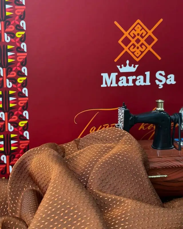 Türkmen fasonlar pombarh fasonlar Fasonlar 2025 fasonlar fason moda modalar Bezen bezen Türkmen fasonlar 2026 Türkmen fasonlar 2025 Türkmen fasonlar 2024 Türkmen fasonlar 2023 turkmenistan türkmenistan turkmen türkmen ashgabat  asgabat aşgabat balkan mary lebap dashoguz dasoguz daşoguz pombarh ponbarhat gulyupek gülýüpek stapel ştapel Gralan Çüýdeşen Abaýa Gadymy Krep Gurultaý 	Keteni Ýüpek Şifon Gipýur Lyon Welwet Atlas Kaşemir Streýç Suzana Ştapel Gülýüpek Pombarh Ýupka Gursakça Aksesuarlar Palto Penjek Okuw eşik Fata Sport eşik Uniforma Nakidka Öýme Şarf kompýuter ýaka ýaglyk Arenda köýnek 2nji el köýnek Taýyn köýnek Matalar Milli lybas milli lybaslar Toý köýnek Toý köýnekler toy koynek toy koynekler gundelik koynekler Gündelik	 
 köýnekler fata koynek Modern taze fason Eskiz koynektm turkmenkoynek türkmenkoynek fason moda moda fasonlar Iş eşik el iş	sada	ýakaly ýakasyz	keşdeli biserli	ýeňli giň nagyşly ýüregi açyk stoýka ýaka ýanly kombinasiýa 	zerli üsti aşak guşakly seçekli gysga ýeňli 