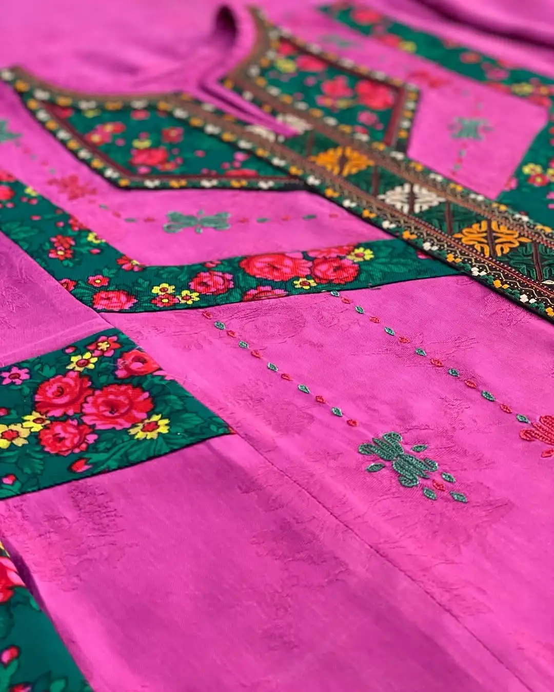 Türkmen fasonlar pombarh fasonlar Fasonlar 2025 fasonlar fason moda modalar Bezen bezen Türkmen fasonlar 2026 Türkmen fasonlar 2025 Türkmen fasonlar 2024 Türkmen fasonlar 2023 turkmenistan türkmenistan turkmen türkmen ashgabat  asgabat aşgabat balkan mary lebap dashoguz dasoguz daşoguz pombarh ponbarhat gulyupek gülýüpek stapel ştapel Gralan Çüýdeşen Abaýa Gadymy Krep Gurultaý 	Keteni Ýüpek Şifon Gipýur Lyon Welwet Atlas Kaşemir Streýç Suzana Ştapel Gülýüpek Pombarh Ýupka Gursakça Aksesuarlar Palto Penjek Okuw eşik Fata Sport eşik Uniforma Nakidka Öýme Şarf kompýuter ýaka ýaglyk Arenda köýnek 2nji el köýnek Taýyn köýnek Matalar Milli lybas milli lybaslar Toý köýnek Toý köýnekler toy koynek toy koynekler gundelik koynekler Gündelik	 
 köýnekler fata koynek Modern taze fason Eskiz koynektm turkmenkoynek türkmenkoynek fason moda moda fasonlar Iş eşik el iş	sada	ýakaly ýakasyz	keşdeli biserli	ýeňli giň nagyşly ýüregi açyk stoýka ýaka ýanly kombinasiýa 	zerli üsti aşak guşakly seçekli gysga ýeňli Gülýüpek  el iş, giň  Gülgüne