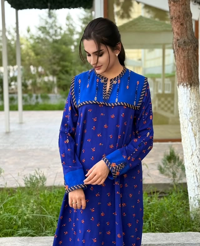 Türkmen fasonlar pombarh fasonlar Fasonlar 2025 fasonlar fason moda modalar Bezen bezen Türkmen fasonlar 2026 Türkmen fasonlar 2025 Türkmen fasonlar 2024 Türkmen fasonlar 2023 turkmenistan türkmenistan turkmen türkmen ashgabat  asgabat aşgabat balkan mary lebap dashoguz dasoguz daşoguz pombarh ponbarhat gulyupek gülýüpek stapel ştapel Gralan Çüýdeşen Abaýa Gadymy Krep Gurultaý 	Keteni Ýüpek Şifon Gipýur Lyon Welwet Atlas Kaşemir Streýç Suzana Ştapel Gülýüpek Pombarh Ýupka Gursakça Aksesuarlar Palto Penjek Okuw eşik Fata Sport eşik Uniforma Nakidka Öýme Şarf kompýuter ýaka ýaglyk Arenda köýnek 2nji el köýnek Taýyn köýnek Matalar Milli lybas milli lybaslar Toý köýnek Toý köýnekler toy koynek toy koynekler gundelik koynekler Gündelik	 
 köýnekler fata koynek Modern taze fason Eskiz koynektm turkmenkoynek türkmenkoynek fason moda moda fasonlar Iş eşik el iş	sada	ýakaly ýakasyz	keşdeli biserli	ýeňli giň nagyşly ýüregi açyk stoýka ýaka ýanly kombinasiýa 	zerli üsti aşak guşakly seçekli gysga ýeňli Ştapel Gündelik keşdeli, ýakasyz, ýeňli, giň 17-25, 26-35, 35+ Benewşe, Goýy-gök yaz, tomus, guyz, gysh Taýyn köýnek