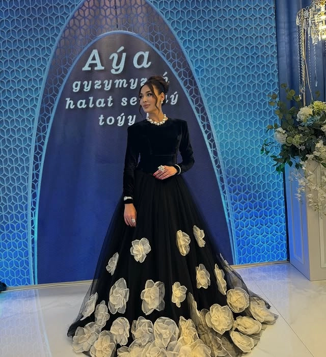 Türkmen fasonlar pombarh fasonlar Fasonlar 2025 fasonlar fason moda modalar Bezen bezen Türkmen fasonlar 2026 Türkmen fasonlar 2025 Türkmen fasonlar 2024 Türkmen fasonlar 2023 turkmenistan türkmenistan turkmen türkmen ashgabat  asgabat aşgabat balkan mary lebap dashoguz dasoguz daşoguz pombarh ponbarhat gulyupek gülýüpek stapel ştapel Gralan Çüýdeşen Abaýa Gadymy Krep Gurultaý 	Keteni Ýüpek Şifon Gipýur Lyon Welwet Atlas Kaşemir Streýç Suzana Ştapel Gülýüpek Pombarh Ýupka Gursakça Aksesuarlar Palto Penjek Okuw eşik Fata Sport eşik Uniforma Nakidka Öýme Şarf kompýuter ýaka ýaglyk Arenda köýnek 2nji el köýnek Taýyn köýnek Matalar Milli lybas milli lybaslar Toý köýnek Toý köýnekler toy koynek toy koynekler gundelik koynekler Gündelik	 
 köýnekler fata koynek Modern taze fason Eskiz koynektm turkmenkoynek türkmenkoynek fason moda moda fasonlar Iş eşik el iş	sada	ýakaly ýakasyz	keşdeli biserli	ýeňli giň nagyşly ýüregi açyk stoýka ýaka ýanly kombinasiýa 	zerli üsti aşak guşakly seçekli gysga ýeňli 