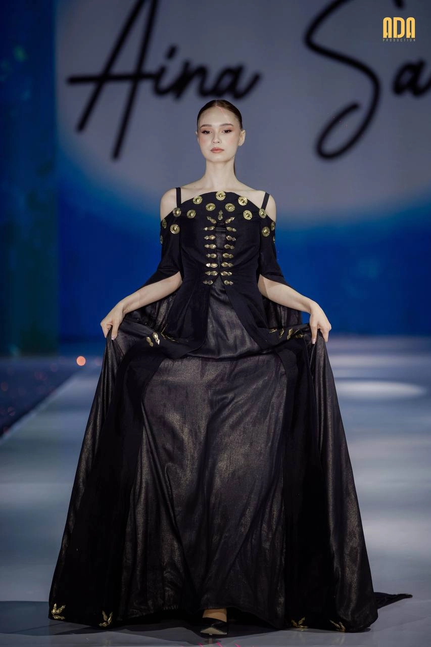 Türkmen fasonlar pombarh fasonlar Fasonlar 2025 fasonlar fason moda modalar Bezen bezen Türkmen fasonlar 2026 Türkmen fasonlar 2025 Türkmen fasonlar 2024 Türkmen fasonlar 2023 turkmenistan türkmenistan turkmen türkmen ashgabat  asgabat aşgabat balkan mary lebap dashoguz dasoguz daşoguz pombarh ponbarhat gulyupek gülýüpek stapel ştapel Gralan Çüýdeşen Abaýa Gadymy Krep Gurultaý 	Keteni Ýüpek Şifon Gipýur Lyon Welwet Atlas Kaşemir Streýç Suzana Ştapel Gülýüpek Pombarh Ýupka Gursakça Aksesuarlar Palto Penjek Okuw eşik Fata Sport eşik Uniforma Nakidka Öýme Şarf kompýuter ýaka ýaglyk Arenda köýnek 2nji el köýnek Taýyn köýnek Matalar Milli lybas milli lybaslar Toý köýnek Toý köýnekler toy koynek toy koynekler gundelik koynekler Gündelik	 
 köýnekler fata koynek Modern taze fason Eskiz koynektm turkmenkoynek türkmenkoynek fason moda moda fasonlar Iş eşik el iş	sada	ýakaly ýakasyz	keşdeli biserli	ýeňli giň nagyşly ýüregi açyk stoýka ýaka ýanly kombinasiýa 	zerli üsti aşak guşakly seçekli gysga ýeňli Toý köýnek, Modern ýakasyz, gysga ýeňli, zerli 12-16, 17-25, 26-35 Gara yaz, tomus, guyz