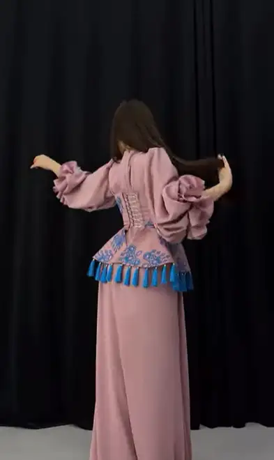 Türkmen fasonlar pombarh fasonlar Fasonlar 2025 fasonlar fason moda modalar Bezen bezen Türkmen fasonlar 2026 Türkmen fasonlar 2025 Türkmen fasonlar 2024 Türkmen fasonlar 2023 turkmenistan türkmenistan turkmen türkmen ashgabat  asgabat aşgabat balkan mary lebap dashoguz dasoguz daşoguz pombarh ponbarhat gulyupek gülýüpek stapel ştapel Gralan Çüýdeşen Abaýa Gadymy Krep Gurultaý 	Keteni Ýüpek Şifon Gipýur Lyon Welwet Atlas Kaşemir Streýç Suzana Ştapel Gülýüpek Pombarh Ýupka Gursakça Aksesuarlar Palto Penjek Okuw eşik Fata Sport eşik Uniforma Nakidka Öýme Şarf kompýuter ýaka ýaglyk Arenda köýnek 2nji el köýnek Taýyn köýnek Matalar Milli lybas milli lybaslar Toý köýnek Toý köýnekler toy koynek toy koynekler gundelik koynekler Gündelik	 
 köýnekler fata koynek Modern taze fason Eskiz koynektm turkmenkoynek türkmenkoynek fason moda moda fasonlar Iş eşik el iş	sada	ýakaly ýakasyz	keşdeli biserli	ýeňli giň nagyşly ýüregi açyk stoýka ýaka ýanly kombinasiýa 	zerli üsti aşak guşakly seçekli gysga ýeňli Ýüpek Modern el iş  Pudra