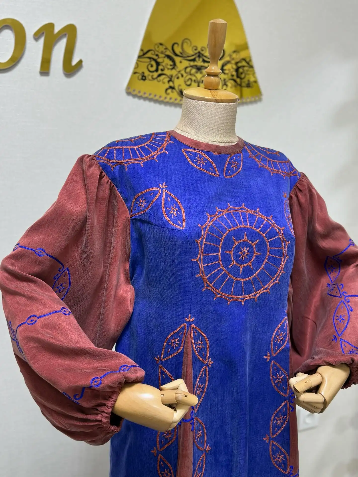 Türkmen fasonlar pombarh fasonlar Fasonlar 2025 fasonlar fason moda modalar Bezen bezen Türkmen fasonlar 2026 Türkmen fasonlar 2025 Türkmen fasonlar 2024 Türkmen fasonlar 2023 turkmenistan türkmenistan turkmen türkmen ashgabat  asgabat aşgabat balkan mary lebap dashoguz dasoguz daşoguz pombarh ponbarhat gulyupek gülýüpek stapel ştapel Gralan Çüýdeşen Abaýa Gadymy Krep Gurultaý 	Keteni Ýüpek Şifon Gipýur Lyon Welwet Atlas Kaşemir Streýç Suzana Ştapel Gülýüpek Pombarh Ýupka Gursakça Aksesuarlar Palto Penjek Okuw eşik Fata Sport eşik Uniforma Nakidka Öýme Şarf kompýuter ýaka ýaglyk Arenda köýnek 2nji el köýnek Taýyn köýnek Matalar Milli lybas milli lybaslar Toý köýnek Toý köýnekler toy koynek toy koynekler gundelik koynekler Gündelik	 
 köýnekler fata koynek Modern taze fason Eskiz koynektm turkmenkoynek türkmenkoynek fason moda moda fasonlar Iş eşik el iş	sada	ýakaly ýakasyz	keşdeli biserli	ýeňli giň nagyşly ýüregi açyk stoýka ýaka ýanly kombinasiýa 	zerli üsti aşak guşakly seçekli gysga ýeňli 