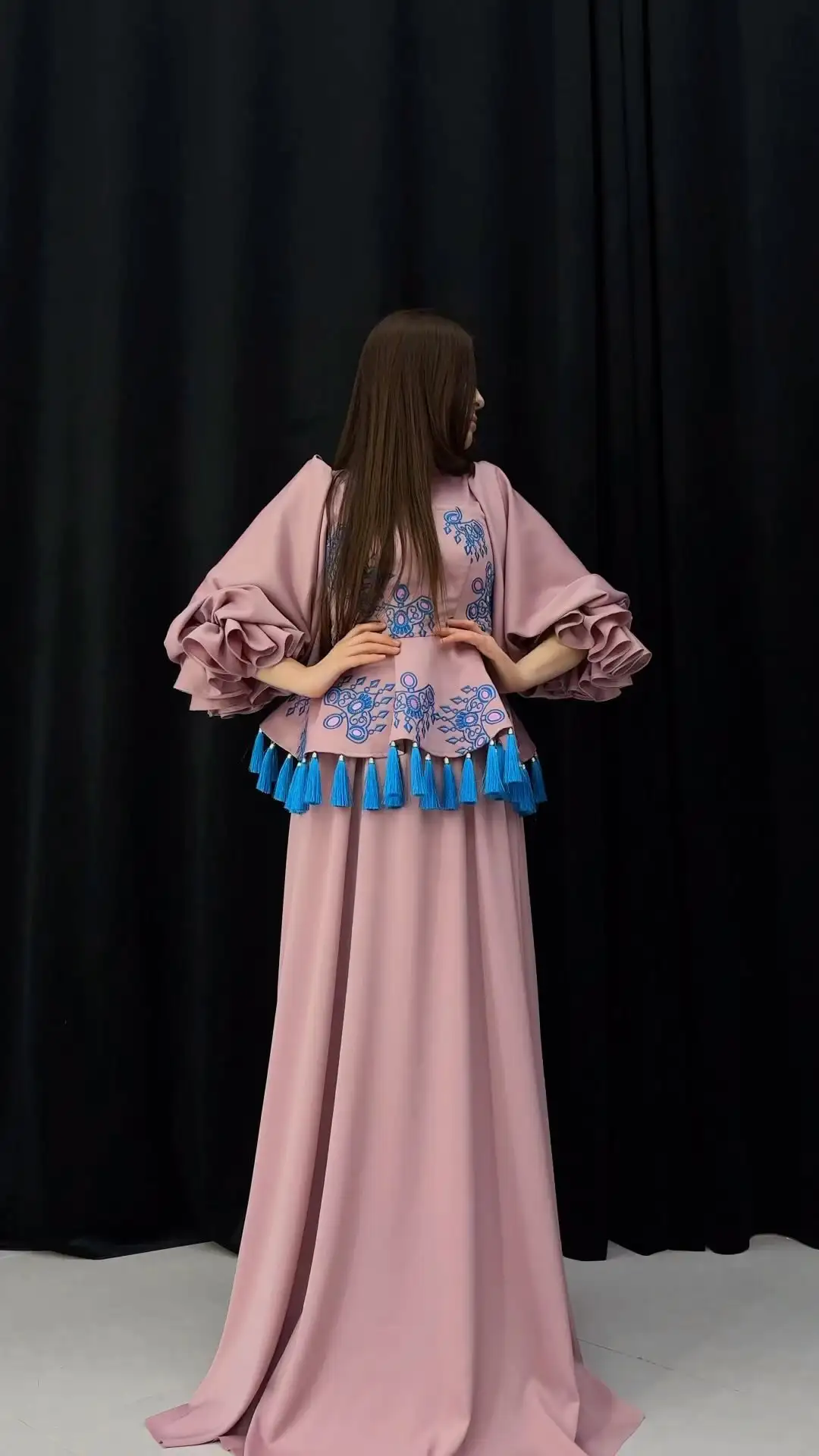 Türkmen fasonlar pombarh fasonlar Fasonlar 2025 fasonlar fason moda modalar Bezen bezen Türkmen fasonlar 2026 Türkmen fasonlar 2025 Türkmen fasonlar 2024 Türkmen fasonlar 2023 turkmenistan türkmenistan turkmen türkmen ashgabat  asgabat aşgabat balkan mary lebap dashoguz dasoguz daşoguz pombarh ponbarhat gulyupek gülýüpek stapel ştapel Gralan Çüýdeşen Abaýa Gadymy Krep Gurultaý 	Keteni Ýüpek Şifon Gipýur Lyon Welwet Atlas Kaşemir Streýç Suzana Ştapel Gülýüpek Pombarh Ýupka Gursakça Aksesuarlar Palto Penjek Okuw eşik Fata Sport eşik Uniforma Nakidka Öýme Şarf kompýuter ýaka ýaglyk Arenda köýnek 2nji el köýnek Taýyn köýnek Matalar Milli lybas milli lybaslar Toý köýnek Toý köýnekler toy koynek toy koynekler gundelik koynekler Gündelik	 
 köýnekler fata koynek Modern taze fason Eskiz koynektm turkmenkoynek türkmenkoynek fason moda moda fasonlar Iş eşik el iş	sada	ýakaly ýakasyz	keşdeli biserli	ýeňli giň nagyşly ýüregi açyk stoýka ýaka ýanly kombinasiýa 	zerli üsti aşak guşakly seçekli gysga ýeňli Ýüpek Modern el iş  Pudra