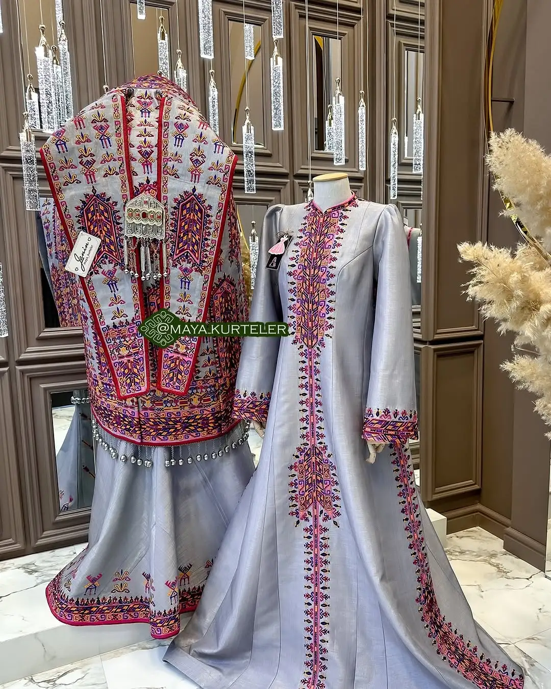 Türkmen fasonlar pombarh fasonlar Fasonlar 2025 fasonlar fason moda modalar Bezen bezen Türkmen fasonlar 2026 Türkmen fasonlar 2025 Türkmen fasonlar 2024 Türkmen fasonlar 2023 turkmenistan türkmenistan turkmen türkmen ashgabat  asgabat aşgabat balkan mary lebap dashoguz dasoguz daşoguz pombarh ponbarhat gulyupek gülýüpek stapel ştapel Gralan Çüýdeşen Abaýa Gadymy Krep Gurultaý 	Keteni Ýüpek Şifon Gipýur Lyon Welwet Atlas Kaşemir Streýç Suzana Ştapel Gülýüpek Pombarh Ýupka Gursakça Aksesuarlar Palto Penjek Okuw eşik Fata Sport eşik Uniforma Nakidka Öýme Şarf kompýuter ýaka ýaglyk Arenda köýnek 2nji el köýnek Taýyn köýnek Matalar Milli lybas milli lybaslar Toý köýnek Toý köýnekler toy koynek toy koynekler gundelik koynekler Gündelik	 
 köýnekler fata koynek Modern taze fason Eskiz koynektm turkmenkoynek türkmenkoynek fason moda moda fasonlar Iş eşik el iş	sada	ýakaly ýakasyz	keşdeli biserli	ýeňli giň nagyşly ýüregi açyk stoýka ýaka ýanly kombinasiýa 	zerli üsti aşak guşakly seçekli gysga ýeňli Keteni Milli lybas el iş, keşdeli, ýakaly, ýeňli, nagyşly 12-16, 17-25, 26-35 Goýy-çal, Kümüş