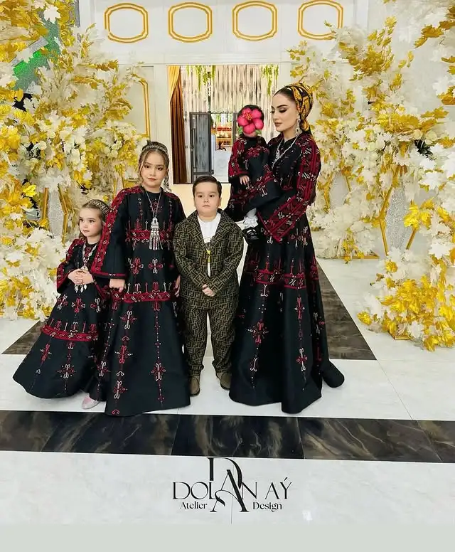 Türkmen fasonlar pombarh fasonlar Fasonlar 2025 fasonlar fason moda modalar Bezen bezen Türkmen fasonlar 2026 Türkmen fasonlar 2025 Türkmen fasonlar 2024 Türkmen fasonlar 2023 turkmenistan türkmenistan turkmen türkmen ashgabat  asgabat aşgabat balkan mary lebap dashoguz dasoguz daşoguz pombarh ponbarhat gulyupek gülýüpek stapel ştapel Gralan Çüýdeşen Abaýa Gadymy Krep Gurultaý 	Keteni Ýüpek Şifon Gipýur Lyon Welwet Atlas Kaşemir Streýç Suzana Ştapel Gülýüpek Pombarh Ýupka Gursakça Aksesuarlar Palto Penjek Okuw eşik Fata Sport eşik Uniforma Nakidka Öýme Şarf kompýuter ýaka ýaglyk Arenda köýnek 2nji el köýnek Taýyn köýnek Matalar Milli lybas milli lybaslar Toý köýnek Toý köýnekler toy koynek toy koynekler gundelik koynekler Gündelik	 
 köýnekler fata koynek Modern taze fason Eskiz koynektm turkmenkoynek türkmenkoynek fason moda moda fasonlar Iş eşik el iş	sada	ýakaly ýakasyz	keşdeli biserli	ýeňli giň nagyşly ýüregi açyk stoýka ýaka ýanly kombinasiýa 	zerli üsti aşak guşakly seçekli gysga ýeňli 