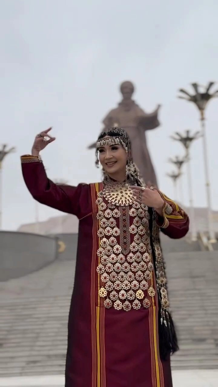 Türkmen fasonlar pombarh fasonlar Fasonlar 2025 fasonlar fason moda modalar Bezen bezen Türkmen fasonlar 2026 Türkmen fasonlar 2025 Türkmen fasonlar 2024 Türkmen fasonlar 2023 turkmenistan türkmenistan turkmen türkmen ashgabat  asgabat aşgabat balkan mary lebap dashoguz dasoguz daşoguz pombarh ponbarhat gulyupek gülýüpek stapel ştapel Gralan Çüýdeşen Abaýa Gadymy Krep Gurultaý 	Keteni Ýüpek Şifon Gipýur Lyon Welwet Atlas Kaşemir Streýç Suzana Ştapel Gülýüpek Pombarh Ýupka Gursakça Aksesuarlar Palto Penjek Okuw eşik Fata Sport eşik Uniforma Nakidka Öýme Şarf kompýuter ýaka ýaglyk Arenda köýnek 2nji el köýnek Taýyn köýnek Matalar Milli lybas milli lybaslar Toý köýnek Toý köýnekler toy koynek toy koynekler gundelik koynekler Gündelik	 
 köýnekler fata koynek Modern taze fason Eskiz koynektm turkmenkoynek türkmenkoynek fason moda moda fasonlar Iş eşik el iş	sada	ýakaly ýakasyz	keşdeli biserli	ýeňli giň nagyşly ýüregi açyk stoýka ýaka ýanly kombinasiýa 	zerli üsti aşak guşakly seçekli gysga ýeňli Toý köýnek, Milli lybas   Goýy-gyzyl