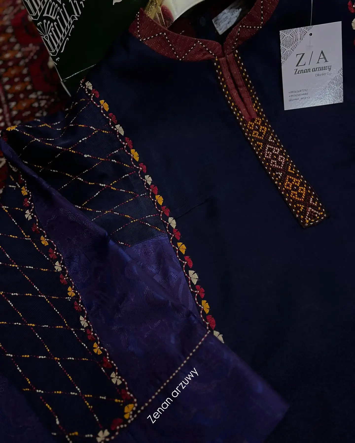 Türkmen fasonlar pombarh fasonlar Fasonlar 2025 fasonlar fason moda modalar Bezen bezen Türkmen fasonlar 2026 Türkmen fasonlar 2025 Türkmen fasonlar 2024 Türkmen fasonlar 2023 turkmenistan türkmenistan turkmen türkmen ashgabat  asgabat aşgabat balkan mary lebap dashoguz dasoguz daşoguz pombarh ponbarhat gulyupek gülýüpek stapel ştapel Gralan Çüýdeşen Abaýa Gadymy Krep Gurultaý 	Keteni Ýüpek Şifon Gipýur Lyon Welwet Atlas Kaşemir Streýç Suzana Ştapel Gülýüpek Pombarh Ýupka Gursakça Aksesuarlar Palto Penjek Okuw eşik Fata Sport eşik Uniforma Nakidka Öýme Şarf kompýuter ýaka ýaglyk Arenda köýnek 2nji el köýnek Taýyn köýnek Matalar Milli lybas milli lybaslar Toý köýnek Toý köýnekler toy koynek toy koynekler gundelik koynekler Gündelik	 
 köýnekler fata koynek Modern taze fason Eskiz koynektm turkmenkoynek türkmenkoynek fason moda moda fasonlar Iş eşik el iş	sada	ýakaly ýakasyz	keşdeli biserli	ýeňli giň nagyşly ýüregi açyk stoýka ýaka ýanly kombinasiýa 	zerli üsti aşak guşakly seçekli gysga ýeňli Atlas Toý köýnek el iş, keşdeli, ýakaly, ýeňli, giň, nagyşly 26-35, 35+ Goýy-gök yaz, guyz