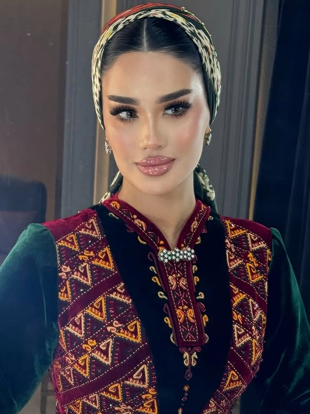 Türkmen fasonlar pombarh fasonlar Fasonlar 2025 fasonlar fason moda modalar Bezen bezen Türkmen fasonlar 2026 Türkmen fasonlar 2025 Türkmen fasonlar 2024 Türkmen fasonlar 2023 turkmenistan türkmenistan turkmen türkmen ashgabat  asgabat aşgabat balkan mary lebap dashoguz dasoguz daşoguz pombarh ponbarhat gulyupek gülýüpek stapel ştapel Gralan Çüýdeşen Abaýa Gadymy Krep Gurultaý 	Keteni Ýüpek Şifon Gipýur Lyon Welwet Atlas Kaşemir Streýç Suzana Ştapel Gülýüpek Pombarh Ýupka Gursakça Aksesuarlar Palto Penjek Okuw eşik Fata Sport eşik Uniforma Nakidka Öýme Şarf kompýuter ýaka ýaglyk Arenda köýnek 2nji el köýnek Taýyn köýnek Matalar Milli lybas milli lybaslar Toý köýnek Toý köýnekler toy koynek toy koynekler gundelik koynekler Gündelik	 
 köýnekler fata koynek Modern taze fason Eskiz koynektm turkmenkoynek türkmenkoynek fason moda moda fasonlar Iş eşik el iş	sada	ýakaly ýakasyz	keşdeli biserli	ýeňli giň nagyşly ýüregi açyk stoýka ýaka ýanly kombinasiýa 	zerli üsti aşak guşakly seçekli gysga ýeňli 