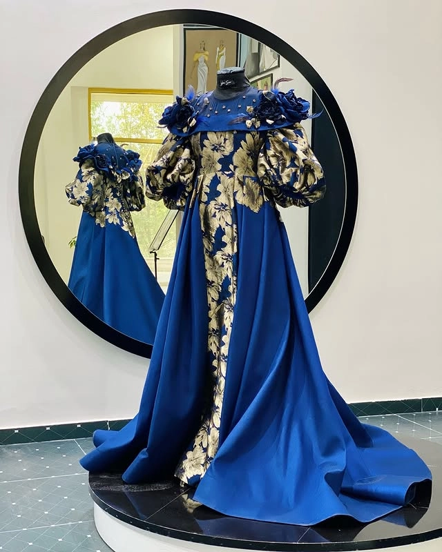 Türkmen fasonlar pombarh fasonlar Fasonlar 2025 fasonlar fason moda modalar Bezen bezen Türkmen fasonlar 2026 Türkmen fasonlar 2025 Türkmen fasonlar 2024 Türkmen fasonlar 2023 turkmenistan türkmenistan turkmen türkmen ashgabat  asgabat aşgabat balkan mary lebap dashoguz dasoguz daşoguz pombarh ponbarhat gulyupek gülýüpek stapel ştapel Gralan Çüýdeşen Abaýa Gadymy Krep Gurultaý 	Keteni Ýüpek Şifon Gipýur Lyon Welwet Atlas Kaşemir Streýç Suzana Ştapel Gülýüpek Pombarh Ýupka Gursakça Aksesuarlar Palto Penjek Okuw eşik Fata Sport eşik Uniforma Nakidka Öýme Şarf kompýuter ýaka ýaglyk Arenda köýnek 2nji el köýnek Taýyn köýnek Matalar Milli lybas milli lybaslar Toý köýnek Toý köýnekler toy koynek toy koynekler gundelik koynekler Gündelik	 
 köýnekler fata koynek Modern taze fason Eskiz koynektm turkmenkoynek türkmenkoynek fason moda moda fasonlar Iş eşik el iş	sada	ýakaly ýakasyz	keşdeli biserli	ýeňli giň nagyşly ýüregi açyk stoýka ýaka ýanly kombinasiýa 	zerli üsti aşak guşakly seçekli gysga ýeňli Toý köýnek el iş, ýakasyz, gysga ýeňli, giň 26-35 Bežewyý, Goýy-gök yaz, guyz