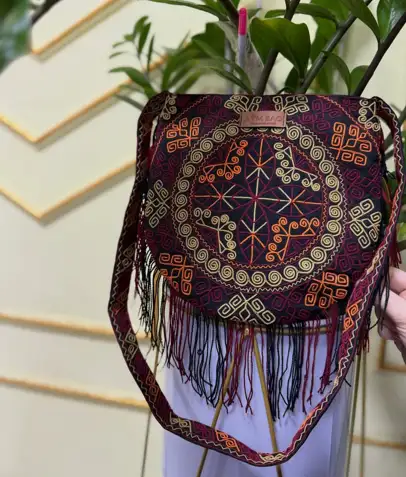 Türkmen fasonlar pombarh fasonlar Fasonlar 2025 fasonlar fason moda modalar Bezen bezen Türkmen fasonlar 2026 Türkmen fasonlar 2025 Türkmen fasonlar 2024 Türkmen fasonlar 2023 turkmenistan türkmenistan turkmen türkmen ashgabat  asgabat aşgabat balkan mary lebap dashoguz dasoguz daşoguz pombarh ponbarhat gulyupek gülýüpek stapel ştapel Gralan Çüýdeşen Abaýa Gadymy Krep Gurultaý 	Keteni Ýüpek Şifon Gipýur Lyon Welwet Atlas Kaşemir Streýç Suzana Ştapel Gülýüpek Pombarh Ýupka Gursakça Aksesuarlar Palto Penjek Okuw eşik Fata Sport eşik Uniforma Nakidka Öýme Şarf kompýuter ýaka ýaglyk Arenda köýnek 2nji el köýnek Taýyn köýnek Matalar Milli lybas milli lybaslar Toý köýnek Toý köýnekler toy koynek toy koynekler gundelik koynekler Gündelik	 
 köýnekler fata koynek Modern taze fason Eskiz koynektm turkmenkoynek türkmenkoynek fason moda moda fasonlar Iş eşik el iş	sada	ýakaly ýakasyz	keşdeli biserli	ýeňli giň nagyşly ýüregi açyk stoýka ýaka ýanly kombinasiýa 	zerli üsti aşak guşakly seçekli gysga ýeňli 