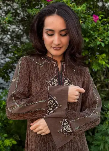 Türkmen fasonlar pombarh fasonlar Fasonlar 2025 fasonlar fason moda modalar Bezen bezen Türkmen fasonlar 2026 Türkmen fasonlar 2025 Türkmen fasonlar 2024 Türkmen fasonlar 2023 turkmenistan türkmenistan turkmen türkmen ashgabat  asgabat aşgabat balkan mary lebap dashoguz dasoguz daşoguz pombarh ponbarhat gulyupek gülýüpek stapel ştapel Gralan Çüýdeşen Abaýa Gadymy Krep Gurultaý 	Keteni Ýüpek Şifon Gipýur Lyon Welwet Atlas Kaşemir Streýç Suzana Ştapel Gülýüpek Pombarh Ýupka Gursakça Aksesuarlar Palto Penjek Okuw eşik Fata Sport eşik Uniforma Nakidka Öýme Şarf kompýuter ýaka ýaglyk Arenda köýnek 2nji el köýnek Taýyn köýnek Matalar Milli lybas milli lybaslar Toý köýnek Toý köýnekler toy koynek toy koynekler gundelik koynekler Gündelik	 
 köýnekler fata koynek Modern taze fason Eskiz koynektm turkmenkoynek türkmenkoynek fason moda moda fasonlar Iş eşik el iş	sada	ýakaly ýakasyz	keşdeli biserli	ýeňli giň nagyşly ýüregi açyk stoýka ýaka ýanly kombinasiýa 	zerli üsti aşak guşakly seçekli gysga ýeňli Gülýüpek Gündelik el iş, ýakaly, ýeňli, giň 26-35 Goňur yaz, tomus, guyz