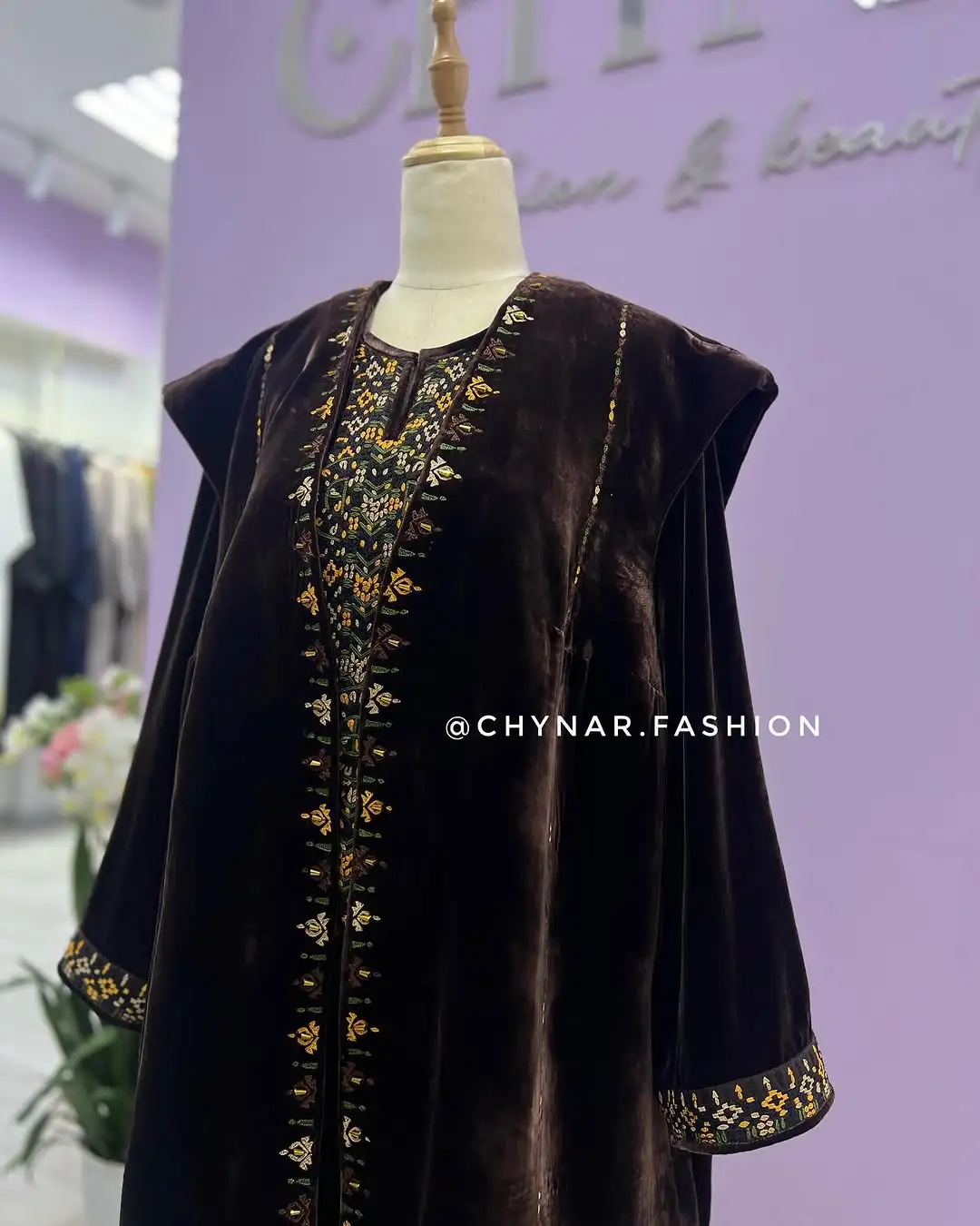 Türkmen fasonlar pombarh fasonlar Fasonlar 2025 fasonlar fason moda modalar Bezen bezen Türkmen fasonlar 2026 Türkmen fasonlar 2025 Türkmen fasonlar 2024 Türkmen fasonlar 2023 turkmenistan türkmenistan turkmen türkmen ashgabat  asgabat aşgabat balkan mary lebap dashoguz dasoguz daşoguz pombarh ponbarhat gulyupek gülýüpek stapel ştapel Gralan Çüýdeşen Abaýa Gadymy Krep Gurultaý 	Keteni Ýüpek Şifon Gipýur Lyon Welwet Atlas Kaşemir Streýç Suzana Ştapel Gülýüpek Pombarh Ýupka Gursakça Aksesuarlar Palto Penjek Okuw eşik Fata Sport eşik Uniforma Nakidka Öýme Şarf kompýuter ýaka ýaglyk Arenda köýnek 2nji el köýnek Taýyn köýnek Matalar Milli lybas milli lybaslar Toý köýnek Toý köýnekler toy koynek toy koynekler gundelik koynekler Gündelik	 
 köýnekler fata koynek Modern taze fason Eskiz koynektm turkmenkoynek türkmenkoynek fason moda moda fasonlar Iş eşik el iş	sada	ýakaly ýakasyz	keşdeli biserli	ýeňli giň nagyşly ýüregi açyk stoýka ýaka ýanly kombinasiýa 	zerli üsti aşak guşakly seçekli gysga ýeňli Panbarhat (Pombarh) Toý köýnek el iş, keşdeli, ýakaly, ýüregi açyk, ýeňli, nagyşly 17-25, 26-35 Goýy-goňur