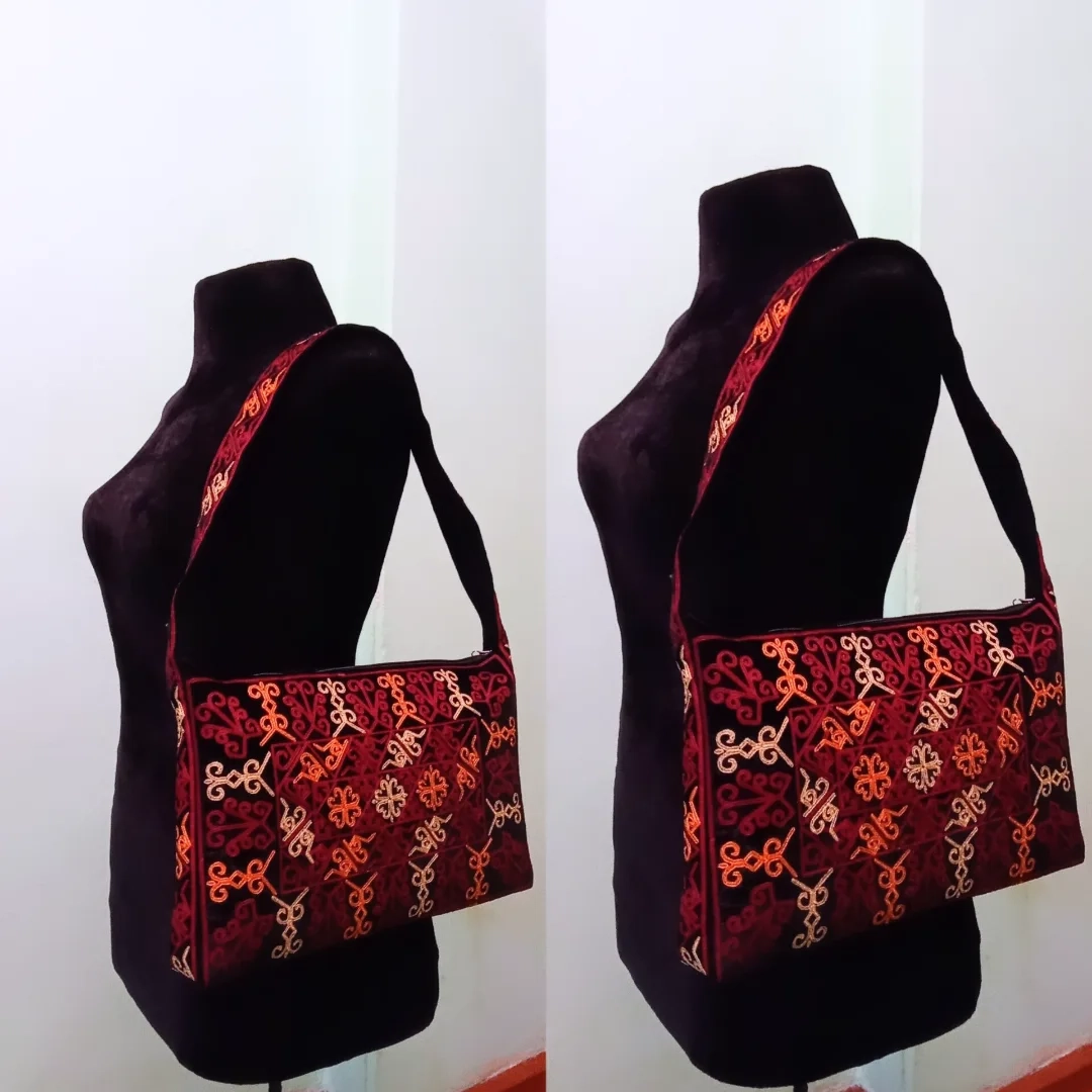 Türkmen fasonlar pombarh fasonlar Fasonlar 2025 fasonlar fason moda modalar Bezen bezen Türkmen fasonlar 2026 Türkmen fasonlar 2025 Türkmen fasonlar 2024 Türkmen fasonlar 2023 turkmenistan türkmenistan turkmen türkmen ashgabat  asgabat aşgabat balkan mary lebap dashoguz dasoguz daşoguz pombarh ponbarhat gulyupek gülýüpek stapel ştapel Gralan Çüýdeşen Abaýa Gadymy Krep Gurultaý 	Keteni Ýüpek Şifon Gipýur Lyon Welwet Atlas Kaşemir Streýç Suzana Ştapel Gülýüpek Pombarh Ýupka Gursakça Aksesuarlar Palto Penjek Okuw eşik Fata Sport eşik Uniforma Nakidka Öýme Şarf kompýuter ýaka ýaglyk Arenda köýnek 2nji el köýnek Taýyn köýnek Matalar Milli lybas milli lybaslar Toý köýnek Toý köýnekler toy koynek toy koynekler gundelik koynekler Gündelik	 
 köýnekler fata koynek Modern taze fason Eskiz koynektm turkmenkoynek türkmenkoynek fason moda moda fasonlar Iş eşik el iş	sada	ýakaly ýakasyz	keşdeli biserli	ýeňli giň nagyşly ýüregi açyk stoýka ýaka ýanly kombinasiýa 	zerli üsti aşak guşakly seçekli gysga ýeňli Panbarhat (Pombarh)  nagyşly  Gara, Ak, Gyzyl, Mämişi  Sumka