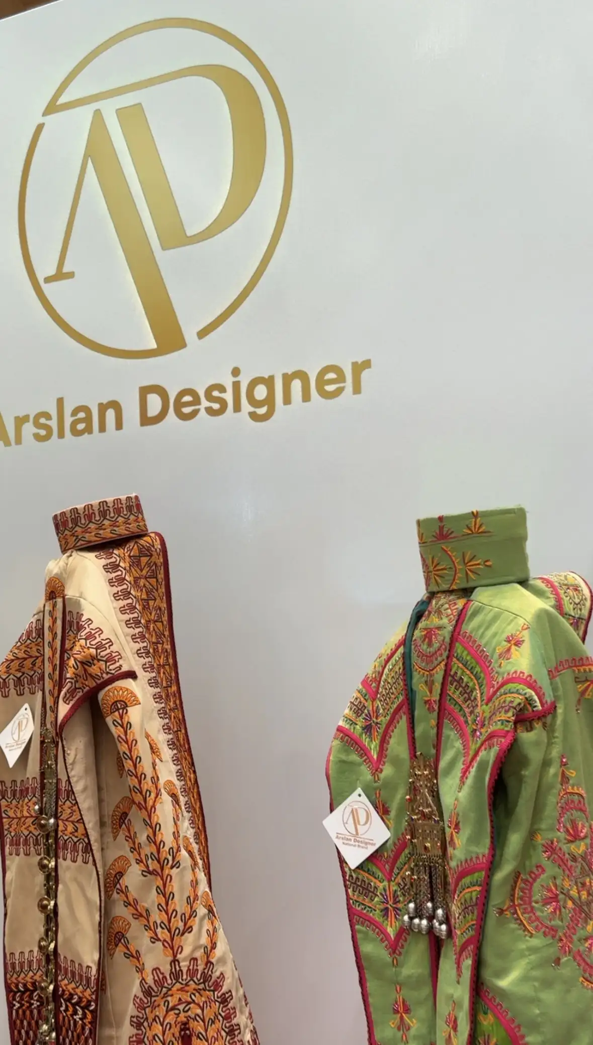 Türkmen fasonlar pombarh fasonlar Fasonlar 2025 fasonlar fason moda modalar Bezen bezen Türkmen fasonlar 2026 Türkmen fasonlar 2025 Türkmen fasonlar 2024 Türkmen fasonlar 2023 turkmenistan türkmenistan turkmen türkmen ashgabat  asgabat aşgabat balkan mary lebap dashoguz dasoguz daşoguz pombarh ponbarhat gulyupek gülýüpek stapel ştapel Gralan Çüýdeşen Abaýa Gadymy Krep Gurultaý 	Keteni Ýüpek Şifon Gipýur Lyon Welwet Atlas Kaşemir Streýç Suzana Ştapel Gülýüpek Pombarh Ýupka Gursakça Aksesuarlar Palto Penjek Okuw eşik Fata Sport eşik Uniforma Nakidka Öýme Şarf kompýuter ýaka ýaglyk Arenda köýnek 2nji el köýnek Taýyn köýnek Matalar Milli lybas milli lybaslar Toý köýnek Toý köýnekler toy koynek toy koynekler gundelik koynekler Gündelik	 
 köýnekler fata koynek Modern taze fason Eskiz koynektm turkmenkoynek türkmenkoynek fason moda moda fasonlar Iş eşik el iş	sada	ýakaly ýakasyz	keşdeli biserli	ýeňli giň nagyşly ýüregi açyk stoýka ýaka ýanly kombinasiýa 	zerli üsti aşak guşakly seçekli gysga ýeňli Keteni, Gadymy Toý köýnek, Milli lybas TürkmenTextile Expo 2025 17-25, 26-35 Gara, Bežewyý, Goýy-gök, Sary yaz, tomus, guyz, gysh