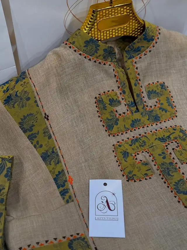 Türkmen fasonlar pombarh fasonlar Fasonlar 2025 fasonlar fason moda modalar Bezen bezen Türkmen fasonlar 2026 Türkmen fasonlar 2025 Türkmen fasonlar 2024 Türkmen fasonlar 2023 turkmenistan türkmenistan turkmen türkmen ashgabat  asgabat aşgabat balkan mary lebap dashoguz dasoguz daşoguz pombarh ponbarhat gulyupek gülýüpek stapel ştapel Gralan Çüýdeşen Abaýa Gadymy Krep Gurultaý 	Keteni Ýüpek Şifon Gipýur Lyon Welwet Atlas Kaşemir Streýç Suzana Ştapel Gülýüpek Pombarh Ýupka Gursakça Aksesuarlar Palto Penjek Okuw eşik Fata Sport eşik Uniforma Nakidka Öýme Şarf kompýuter ýaka ýaglyk Arenda köýnek 2nji el köýnek Taýyn köýnek Matalar Milli lybas milli lybaslar Toý köýnek Toý köýnekler toy koynek toy koynekler gundelik koynekler Gündelik	 
 köýnekler fata koynek Modern taze fason Eskiz koynektm turkmenkoynek türkmenkoynek fason moda moda fasonlar Iş eşik el iş	sada	ýakaly ýakasyz	keşdeli biserli	ýeňli giň nagyşly ýüregi açyk stoýka ýaka ýanly kombinasiýa 	zerli üsti aşak guşakly seçekli gysga ýeňli Lyon, Gadymy Gündelik ýakasyz, ýeňli, giň, kombinasiýa 17-25, 26-35 Wizon yaz, tomus, guyz