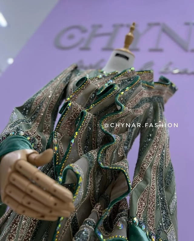 Türkmen fasonlar pombarh fasonlar Fasonlar 2025 fasonlar fason moda modalar Bezen bezen Türkmen fasonlar 2026 Türkmen fasonlar 2025 Türkmen fasonlar 2024 Türkmen fasonlar 2023 turkmenistan türkmenistan turkmen türkmen ashgabat  asgabat aşgabat balkan mary lebap dashoguz dasoguz daşoguz pombarh ponbarhat gulyupek gülýüpek stapel ştapel Gralan Çüýdeşen Abaýa Gadymy Krep Gurultaý 	Keteni Ýüpek Şifon Gipýur Lyon Welwet Atlas Kaşemir Streýç Suzana Ştapel Gülýüpek Pombarh Ýupka Gursakça Aksesuarlar Palto Penjek Okuw eşik Fata Sport eşik Uniforma Nakidka Öýme Şarf kompýuter ýaka ýaglyk Arenda köýnek 2nji el köýnek Taýyn köýnek Matalar Milli lybas milli lybaslar Toý köýnek Toý köýnekler toy koynek toy koynekler gundelik koynekler Gündelik	 
 köýnekler fata koynek Modern taze fason Eskiz koynektm turkmenkoynek türkmenkoynek fason moda moda fasonlar Iş eşik el iş	sada	ýakaly ýakasyz	keşdeli biserli	ýeňli giň nagyşly ýüregi açyk stoýka ýaka ýanly kombinasiýa 	zerli üsti aşak guşakly seçekli gysga ýeňli Şifon, Gipýur Toý köýnek el iş, ýakasyz, ýeňli, giň -12, 17-25, 26-35  yaz, tomus, guyz