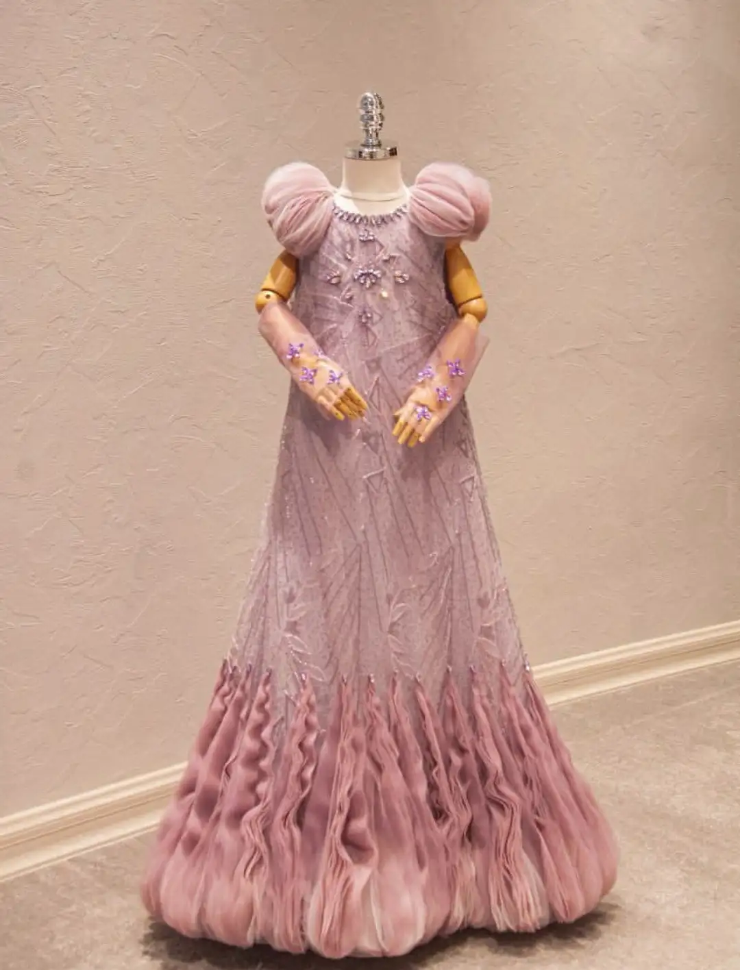 Türkmen fasonlar pombarh fasonlar Fasonlar 2025 fasonlar fason moda modalar Bezen bezen Türkmen fasonlar 2026 Türkmen fasonlar 2025 Türkmen fasonlar 2024 Türkmen fasonlar 2023 turkmenistan türkmenistan turkmen türkmen ashgabat  asgabat aşgabat balkan mary lebap dashoguz dasoguz daşoguz pombarh ponbarhat gulyupek gülýüpek stapel ştapel Gralan Çüýdeşen Abaýa Gadymy Krep Gurultaý 	Keteni Ýüpek Şifon Gipýur Lyon Welwet Atlas Kaşemir Streýç Suzana Ştapel Gülýüpek Pombarh Ýupka Gursakça Aksesuarlar Palto Penjek Okuw eşik Fata Sport eşik Uniforma Nakidka Öýme Şarf kompýuter ýaka ýaglyk Arenda köýnek 2nji el köýnek Taýyn köýnek Matalar Milli lybas milli lybaslar Toý köýnek Toý köýnekler toy koynek toy koynekler gundelik koynekler Gündelik	 
 köýnekler fata koynek Modern taze fason Eskiz koynektm turkmenkoynek türkmenkoynek fason moda moda fasonlar Iş eşik el iş	sada	ýakaly ýakasyz	keşdeli biserli	ýeňli giň nagyşly ýüregi açyk stoýka ýaka ýanly kombinasiýa 	zerli üsti aşak guşakly seçekli gysga ýeňli Toý köýnek, Modern el iş, ýakasyz, gysga ýeňli, giň -12 Gülgüne, Pudra yaz, tomus, guyz